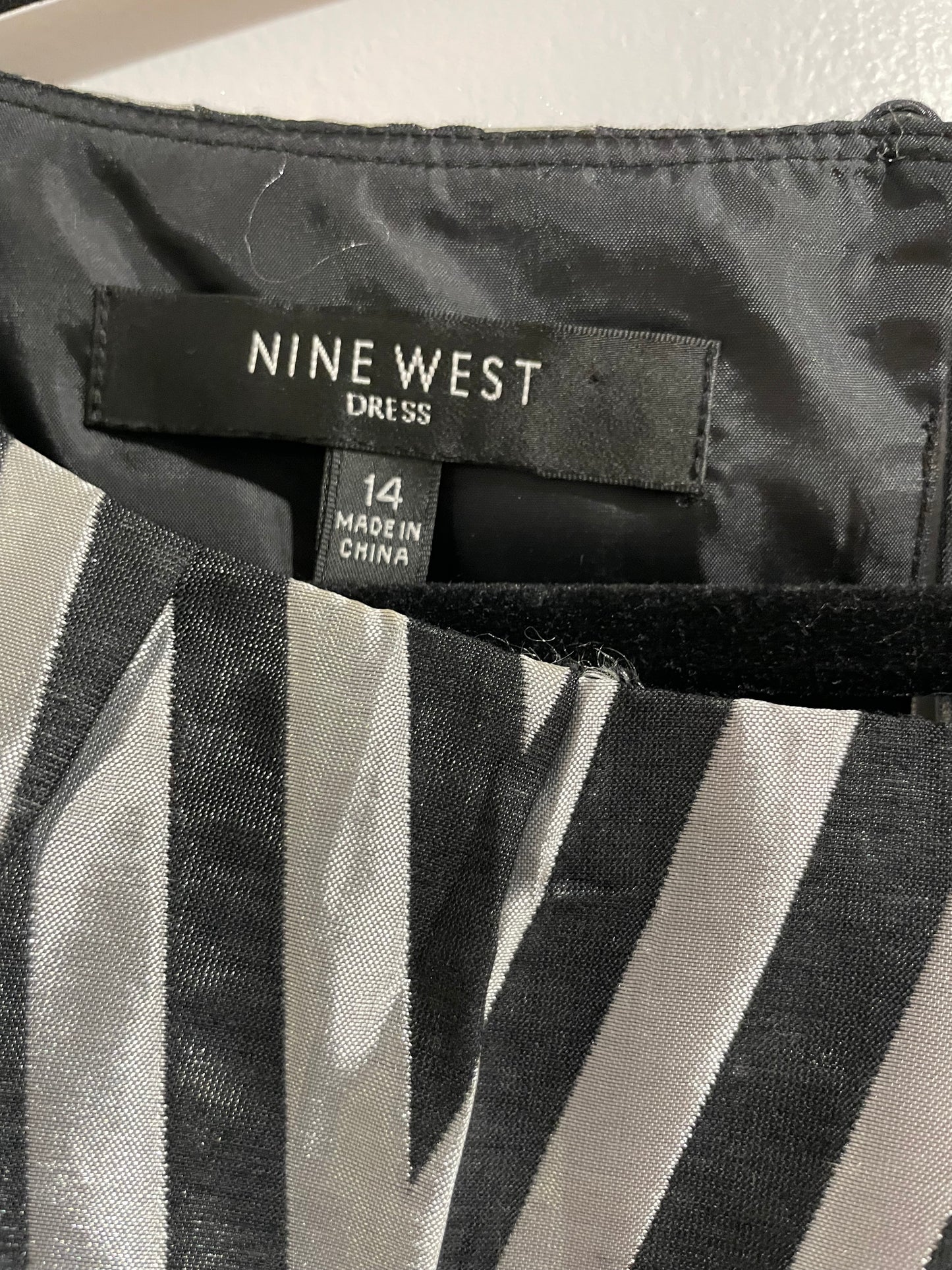 Nine West Black & Silver Chevron Sheath Dress with Red Belt – Size 14