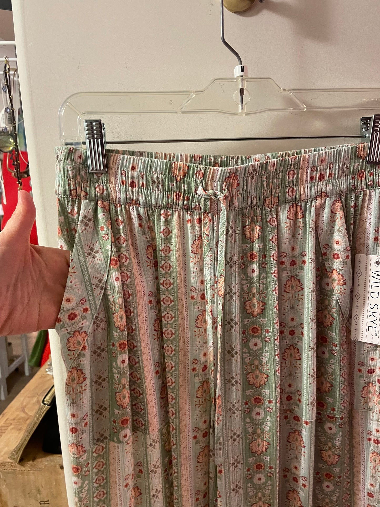 Wild Skye Mint & Peach Floral Wide-Leg Pants NWT – Size M