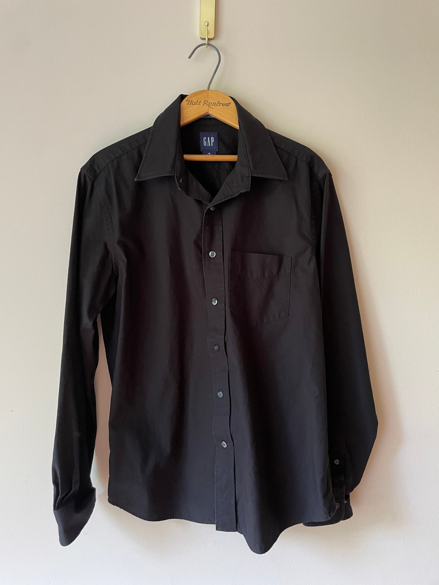 GAP Black 100% Cotton Premium Fitted Button-Up Shirt – Size Medium (Unisex)