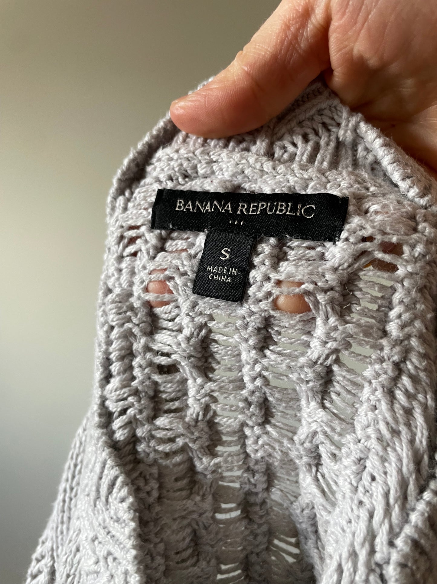 Banana Republic Soft Grey Cable Knit Sweater – Small