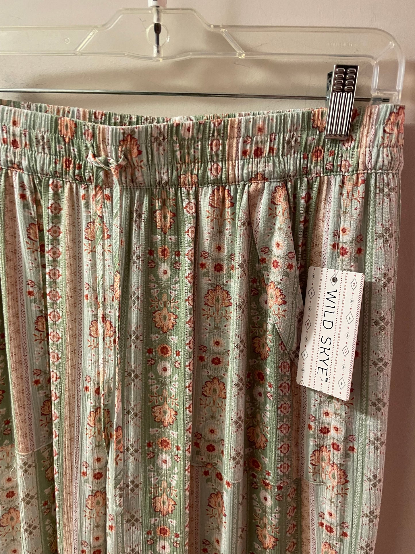 Wild Skye Mint & Peach Floral Wide-Leg Pants NWT – Size M