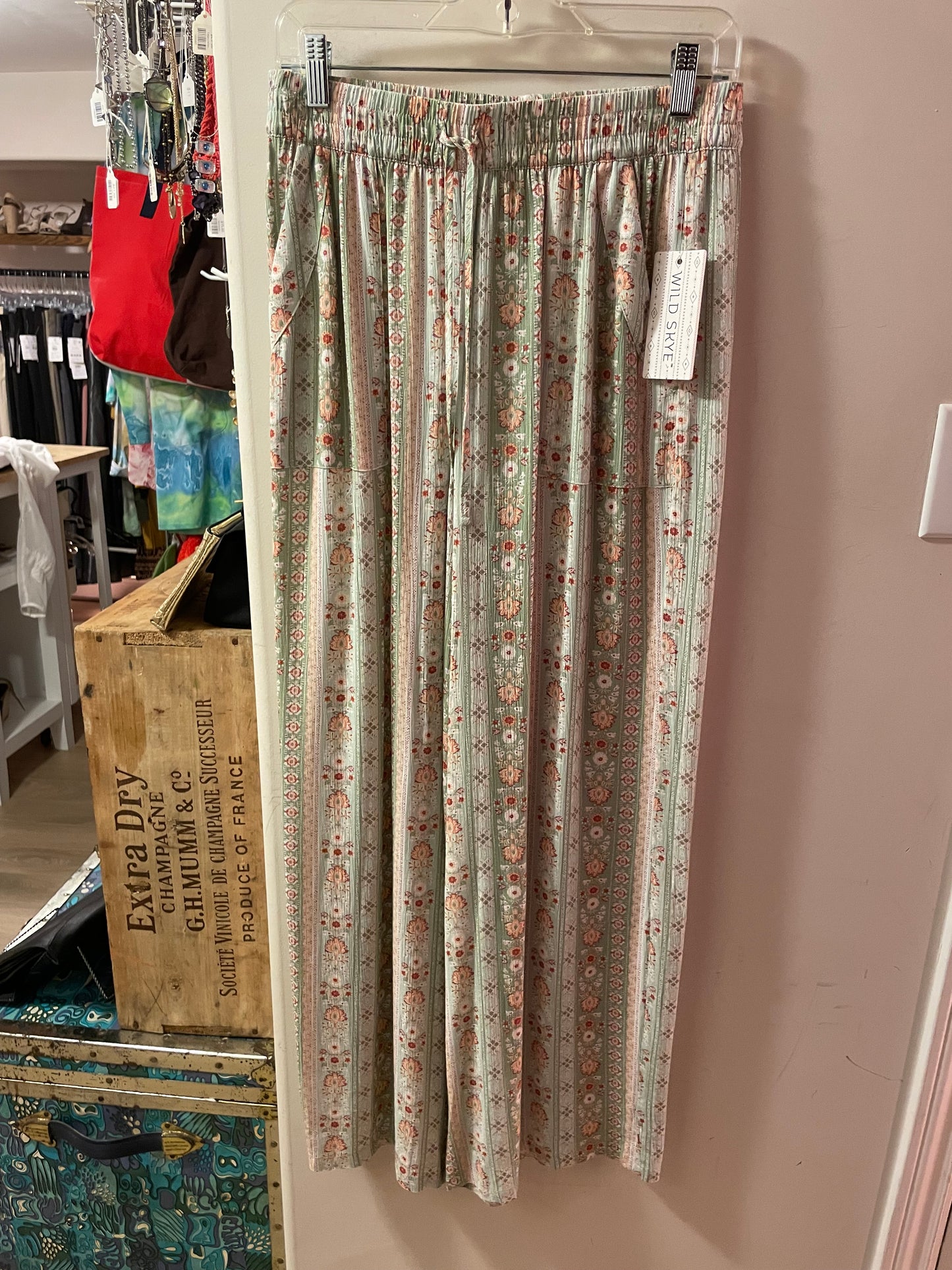 Wild Skye Mint & Peach Floral Wide-Leg Pants NWT – Size M