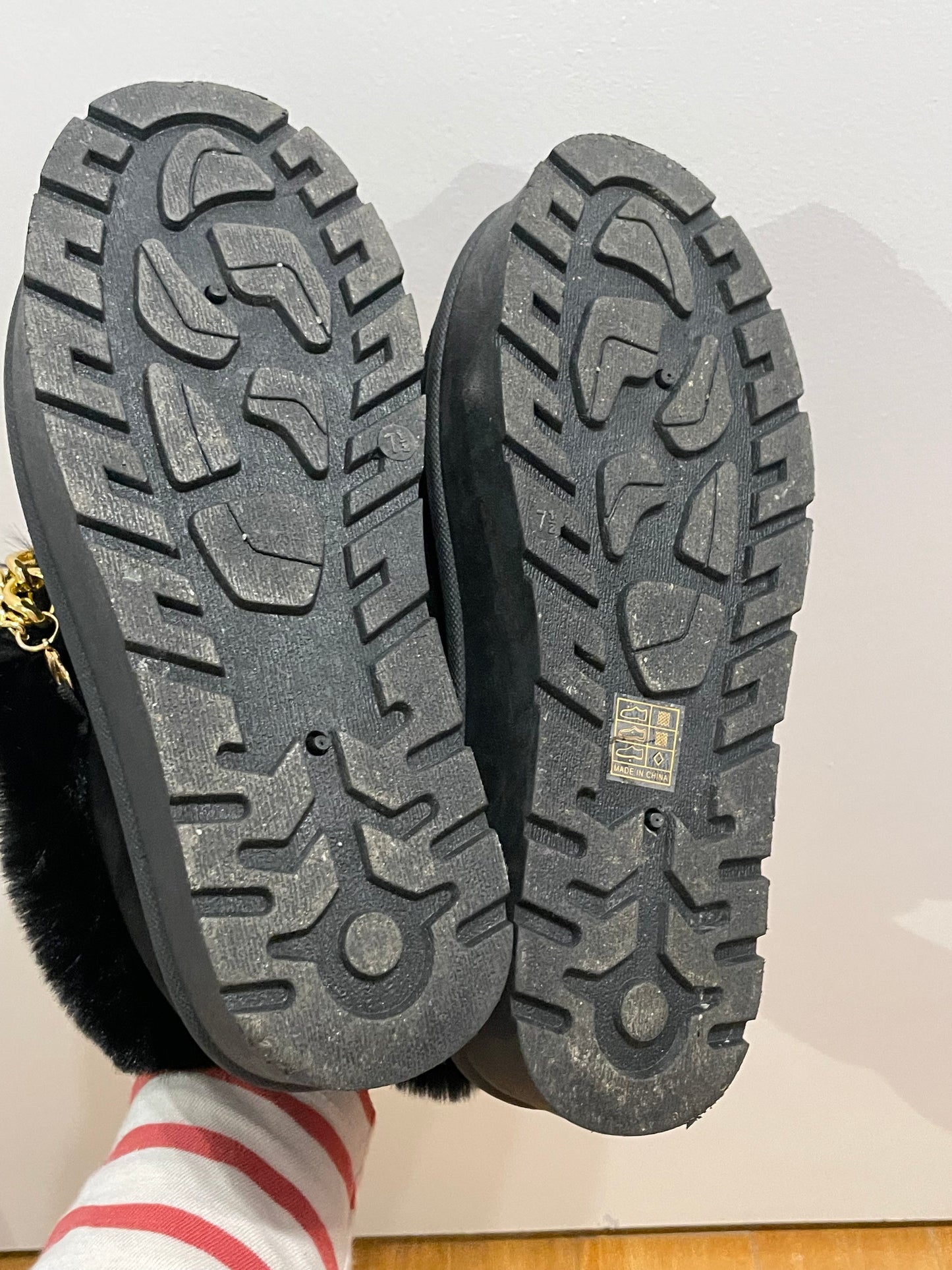 CARLA RIDA Black Faux Fur Chain Ankle Boots – Size 7.5