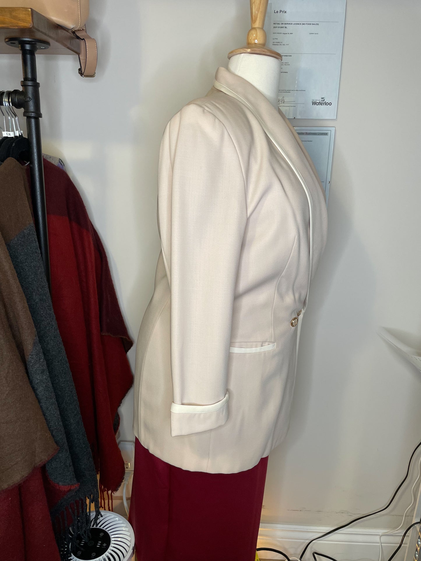 Vintage Peter Nygard 100% Wool Long Beige Blazer - Size 16