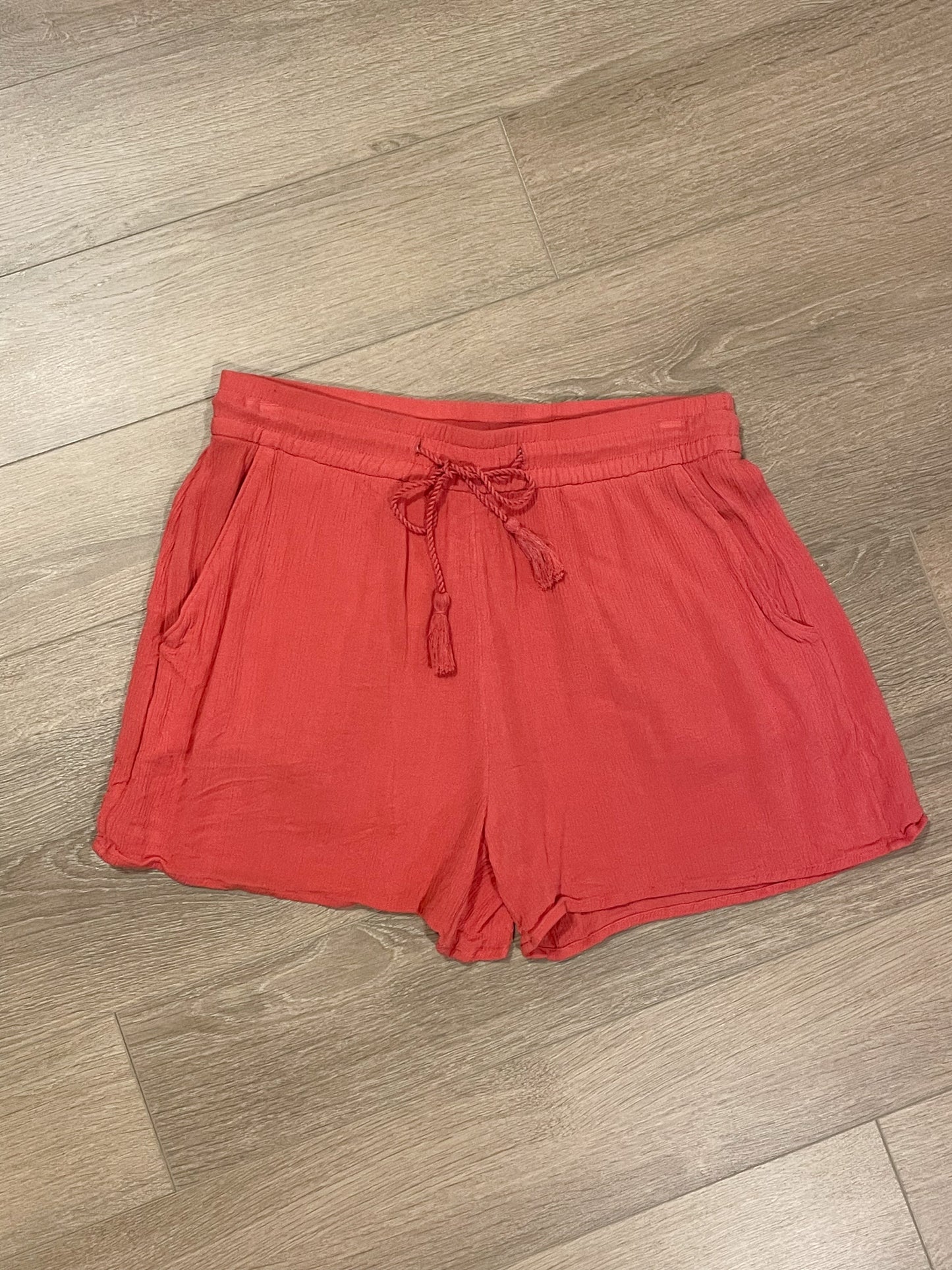 RW&CO Coral Crinkle Viscose Tassel Shorts – Size Small