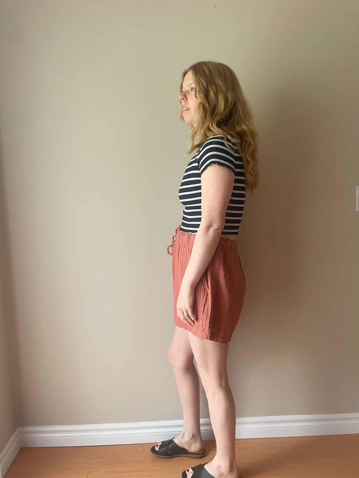 Uniqlo Navy & White Ribbed Striped Crop Top – Small