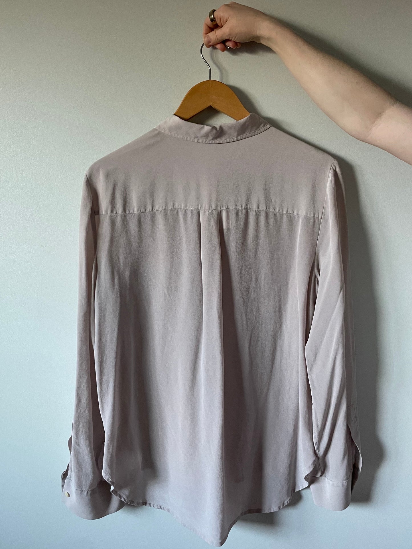 Ann Taylor Pearly Oyster 100% Silk Button-Up Shirt – Large