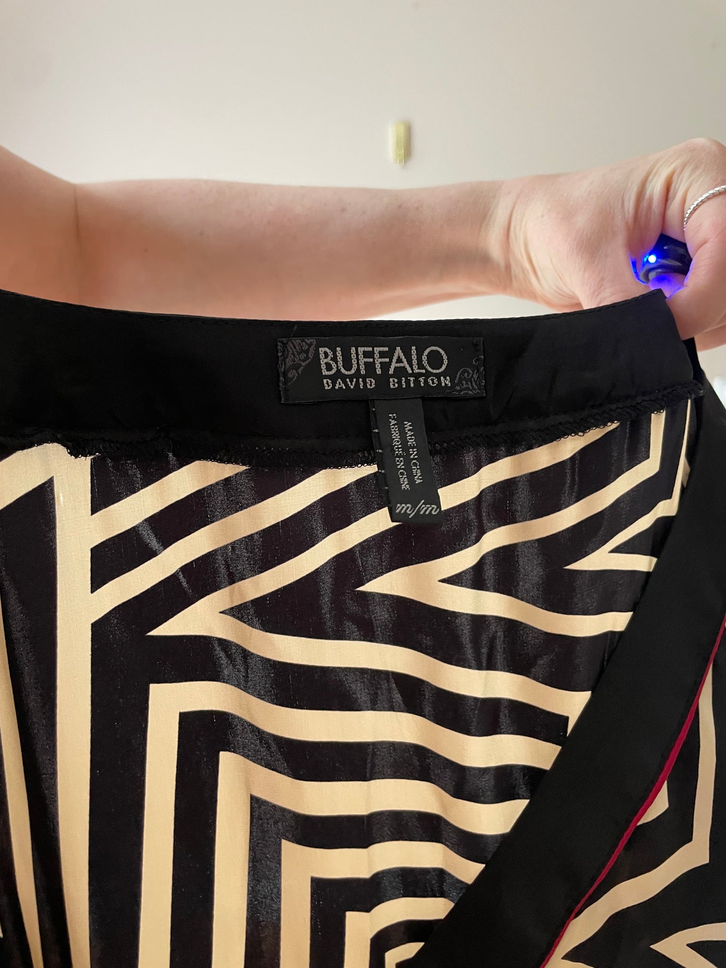 Buffalo David Bitton Black & Cream Geometric Star 100% Silk Mini Dress – Size Medium