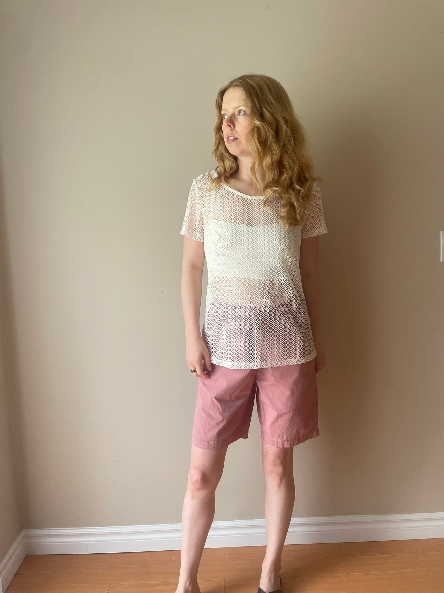Gabby Isabella White Open-Knit Short Sleeve Top – Medium