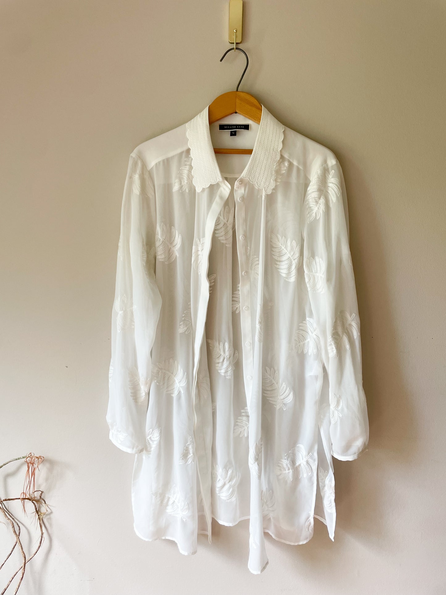 Melanie Lyne Sheer White Embroidered Palm Print Tunic Cover Up Button Front Shirt - Size 14