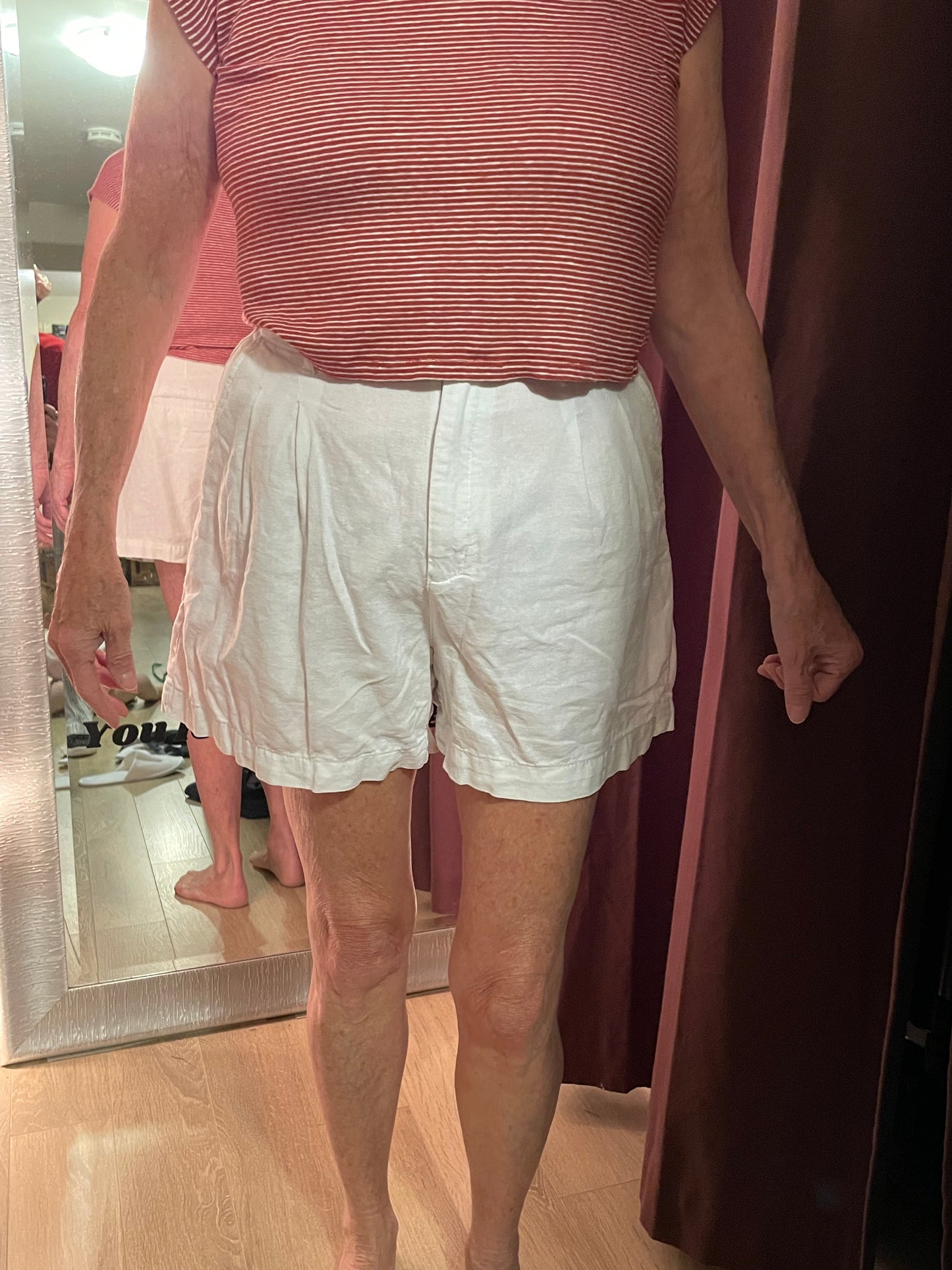 GAP White Linen Pleated Shorts – Size 8