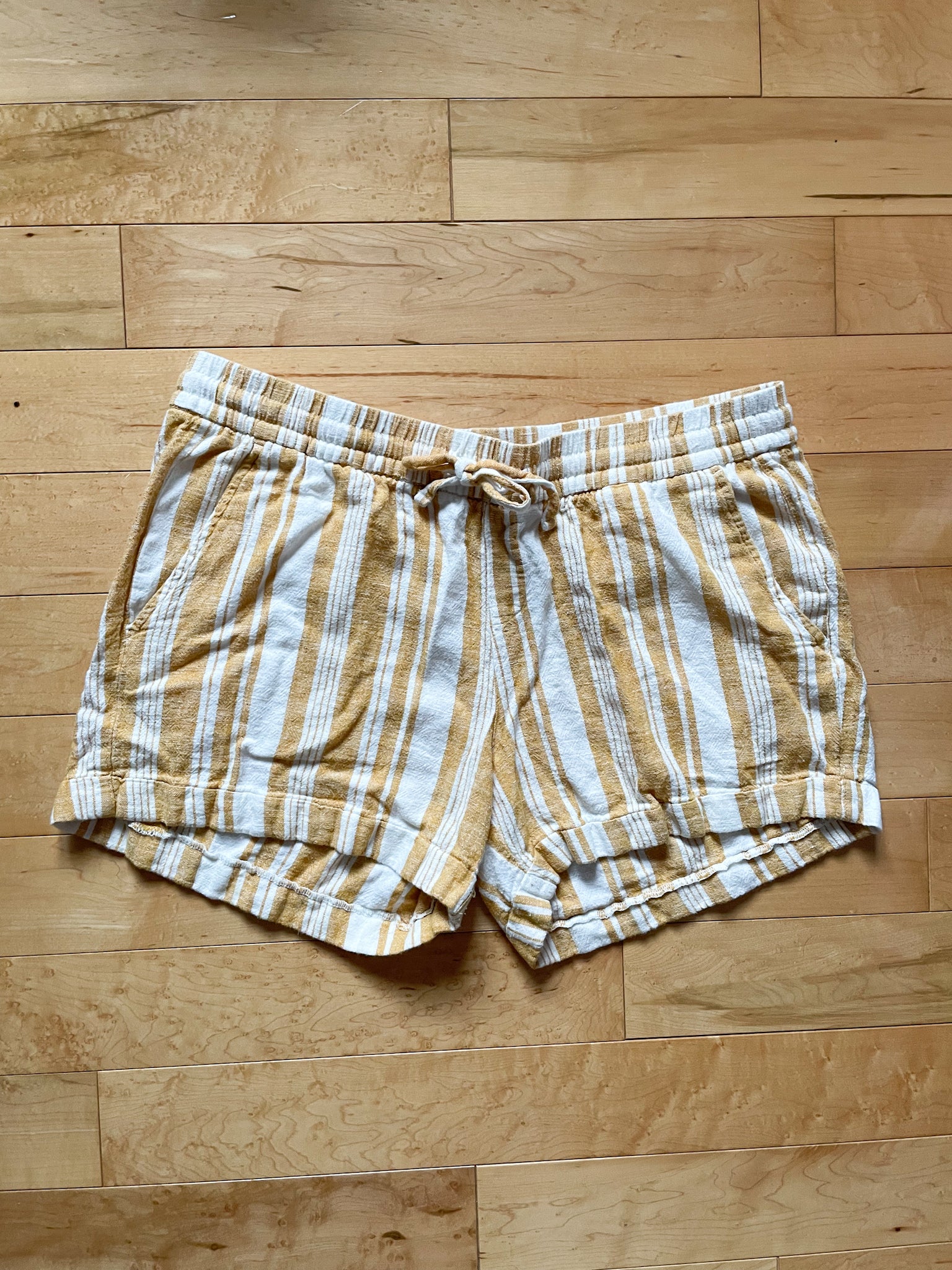 Old Navy Mustard White Linen Blend Striped Shorts – Size Large