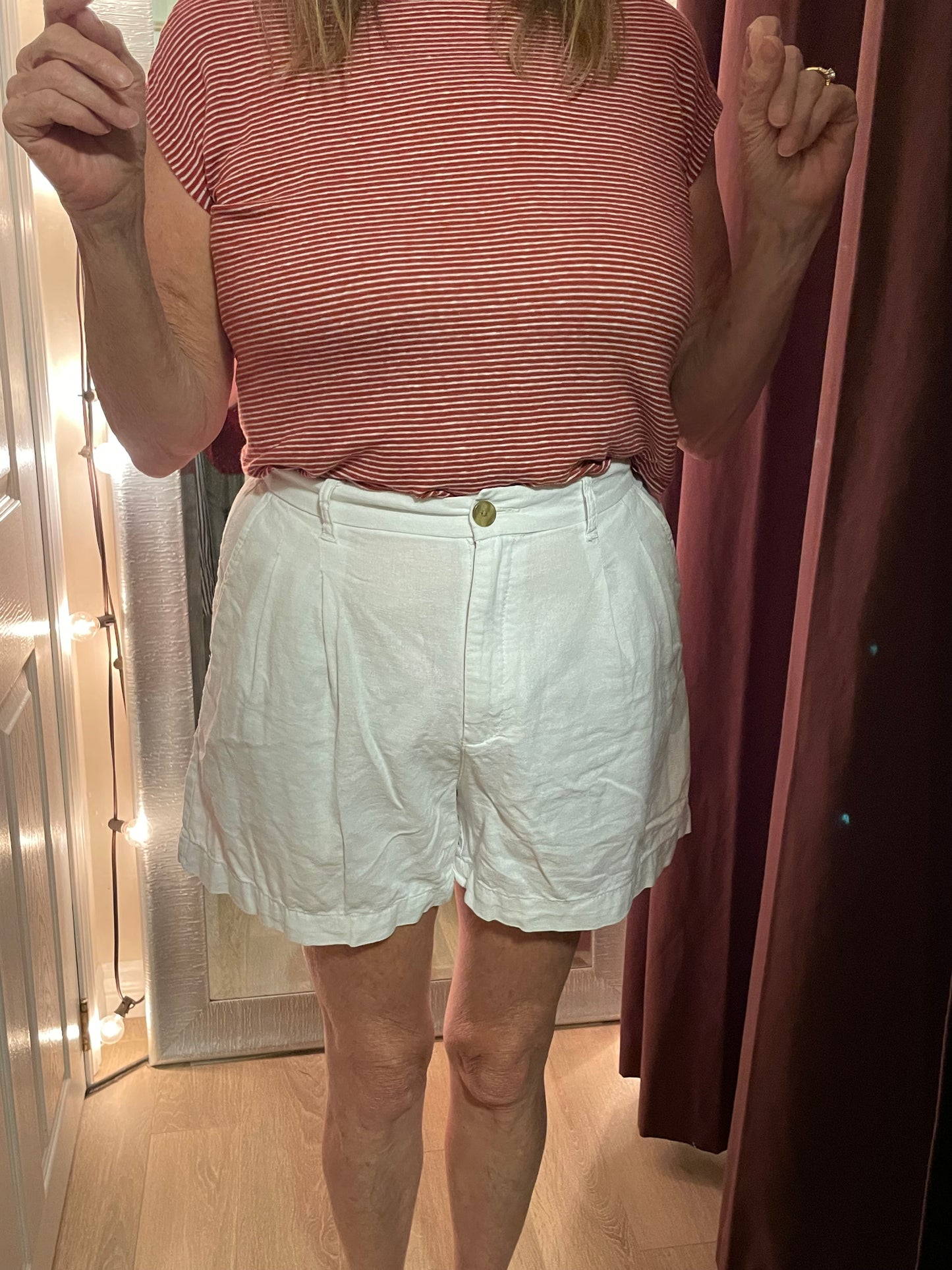GAP White Linen Pleated Shorts – Size 8