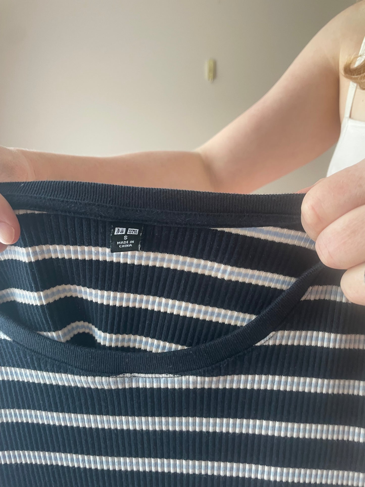 Uniqlo Navy & White Ribbed Striped Crop Top – Small