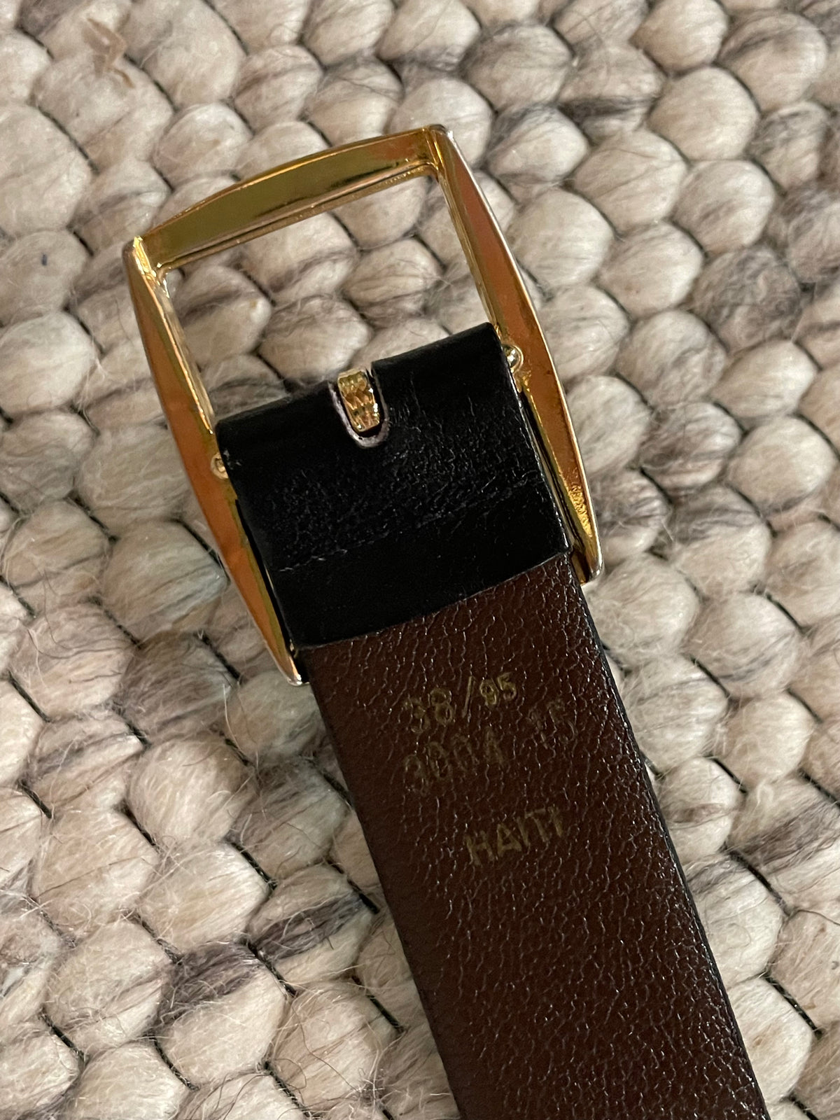 Black Italian Leather Belt with Gold-Tone Buckle – M/L
