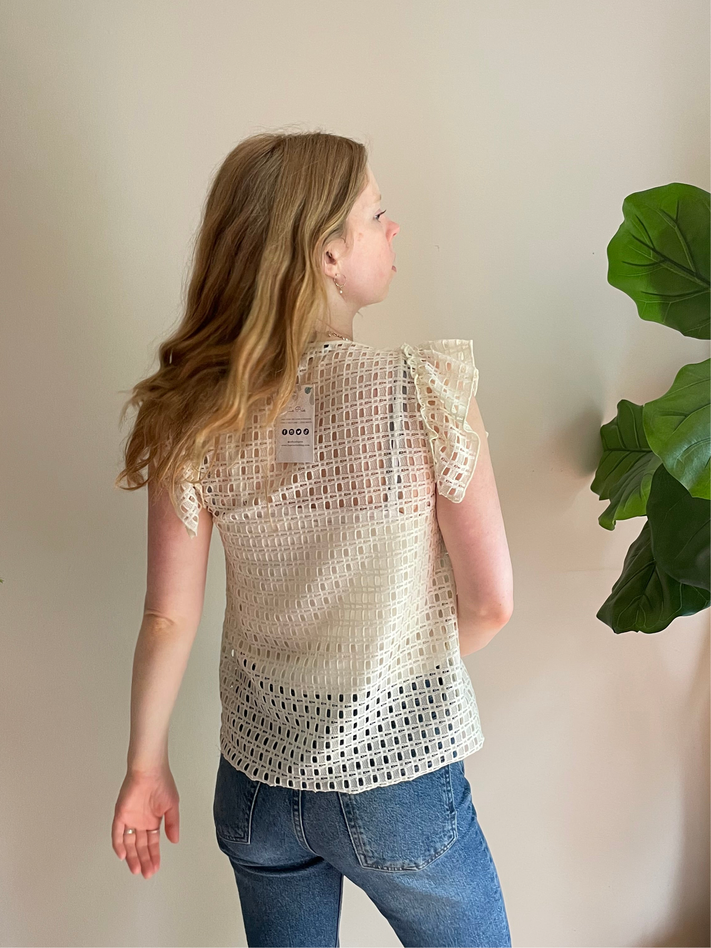 Banana Republic Cream Eyelet Lace Ruffle Sleeveless Top - XS