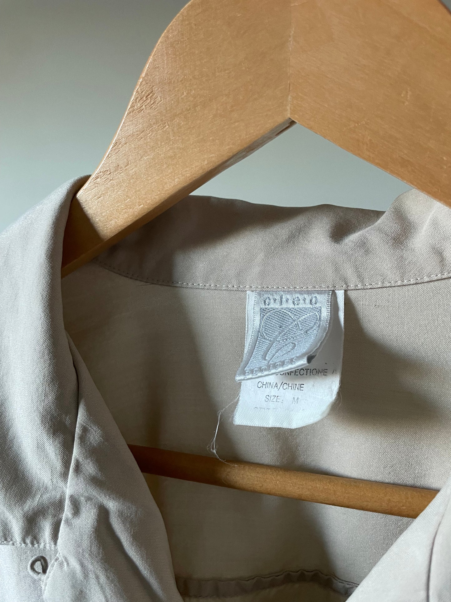 Vintage Cleo Beige 100% Silk Button-Up Shirt – Medium
