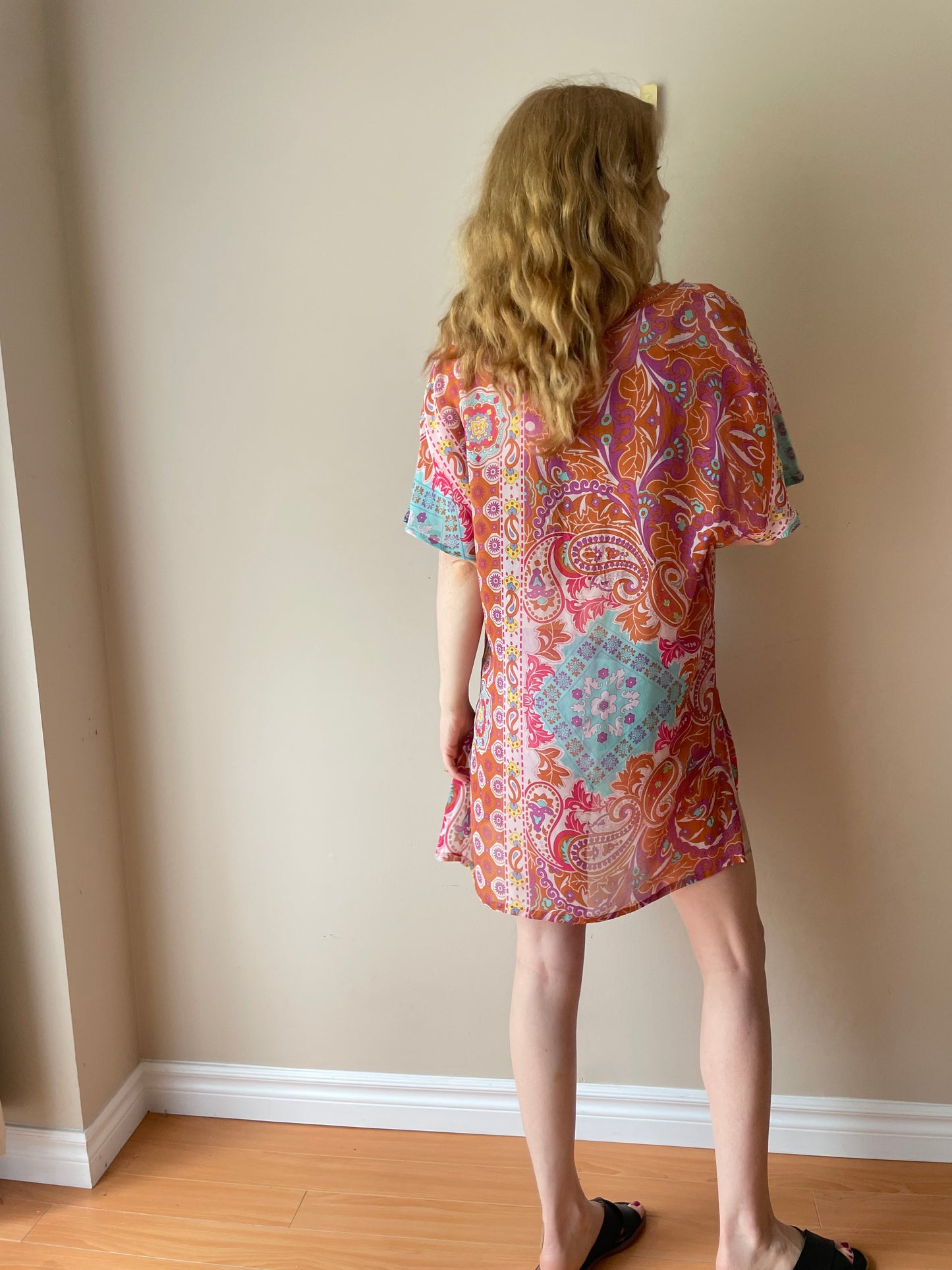 bebe Tangerine Multicolour 100% Silk Boho Paisley Deep V Tunic Dress – Size Medium (NWT)