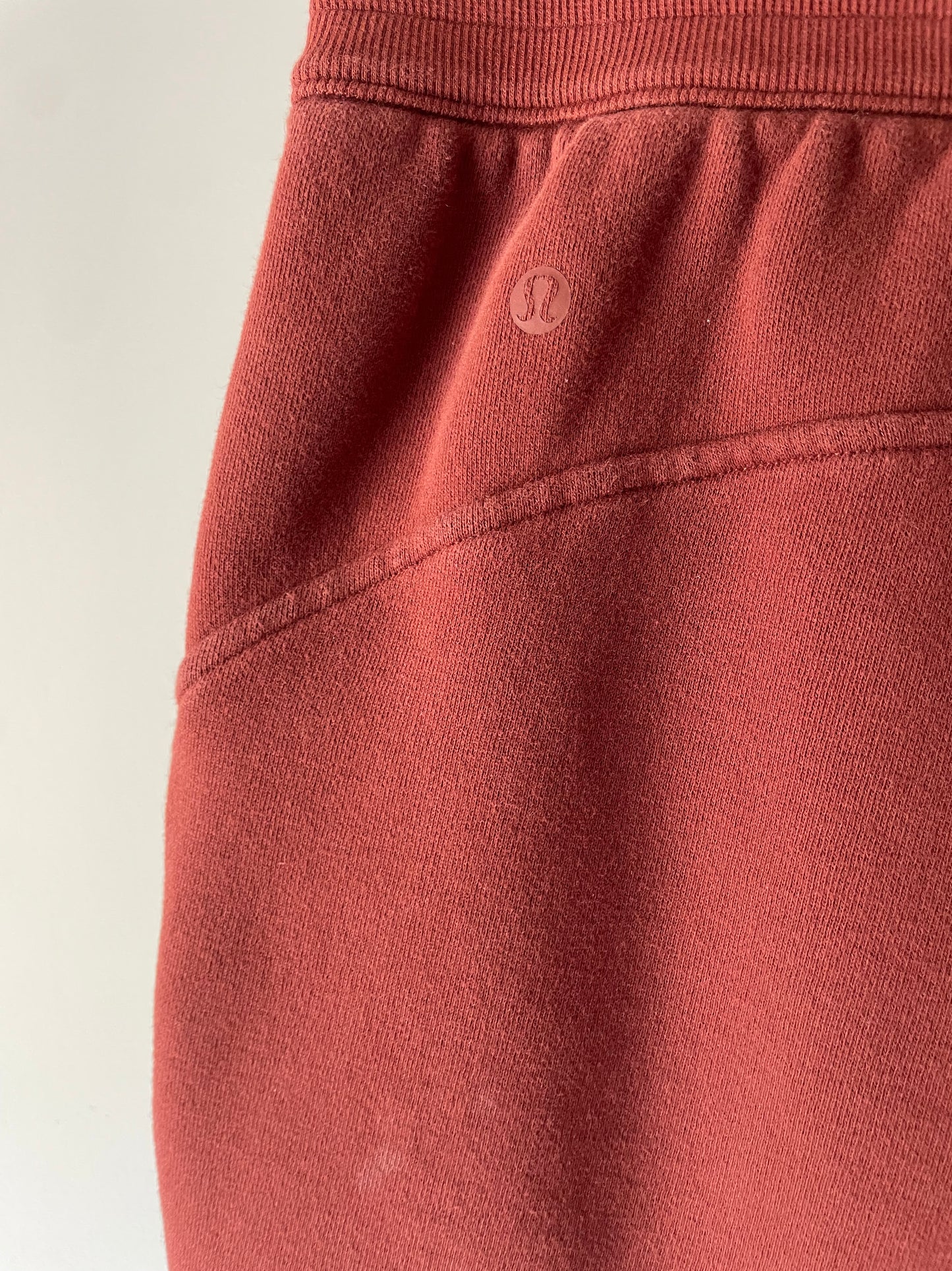 Lululemon Scuba High-Rise Fleece Shorts - Terracotta - Size 8