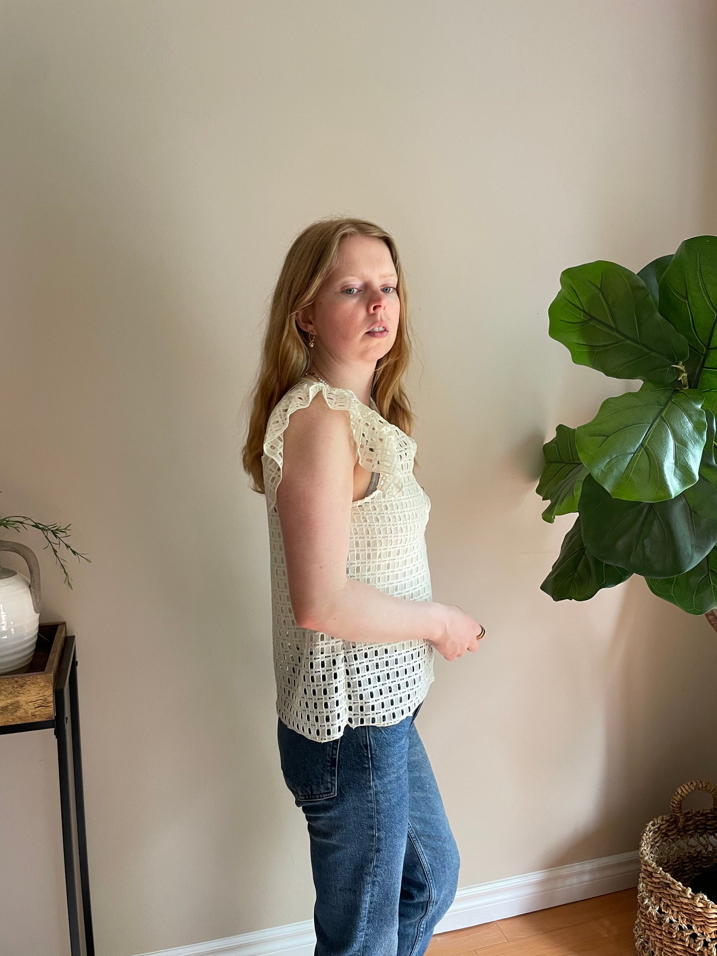 Banana Republic Cream Eyelet Lace Ruffle Sleeveless Top - XS