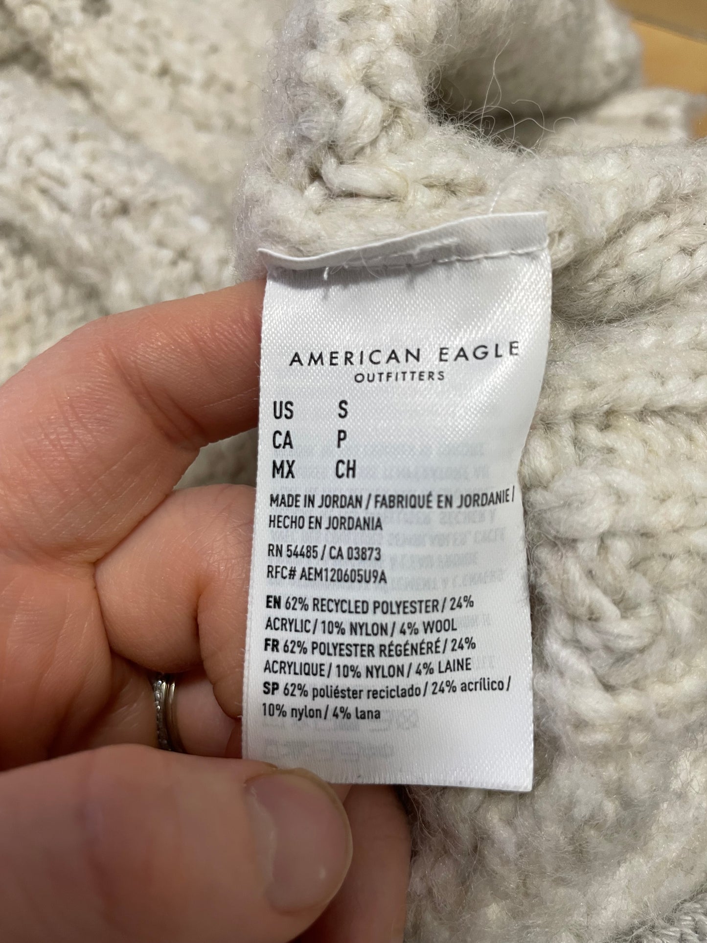American Eagle Cream Cable Knit Mock Neck Sweater – Small