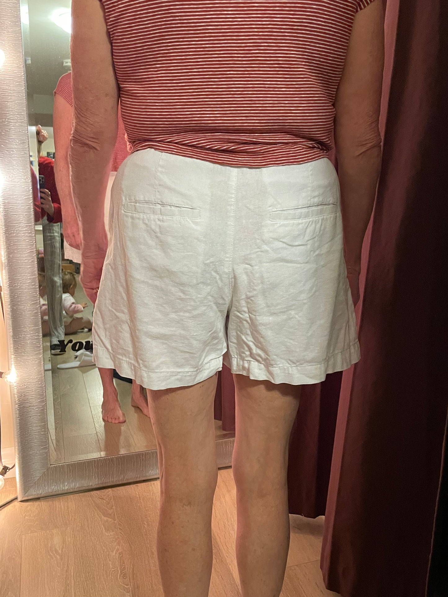 GAP White Linen Pleated Shorts – Size 8