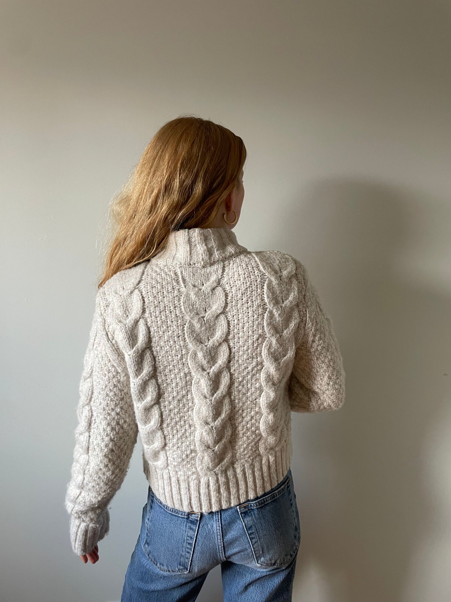 American Eagle Cream Cable Knit Mock Neck Sweater – Small
