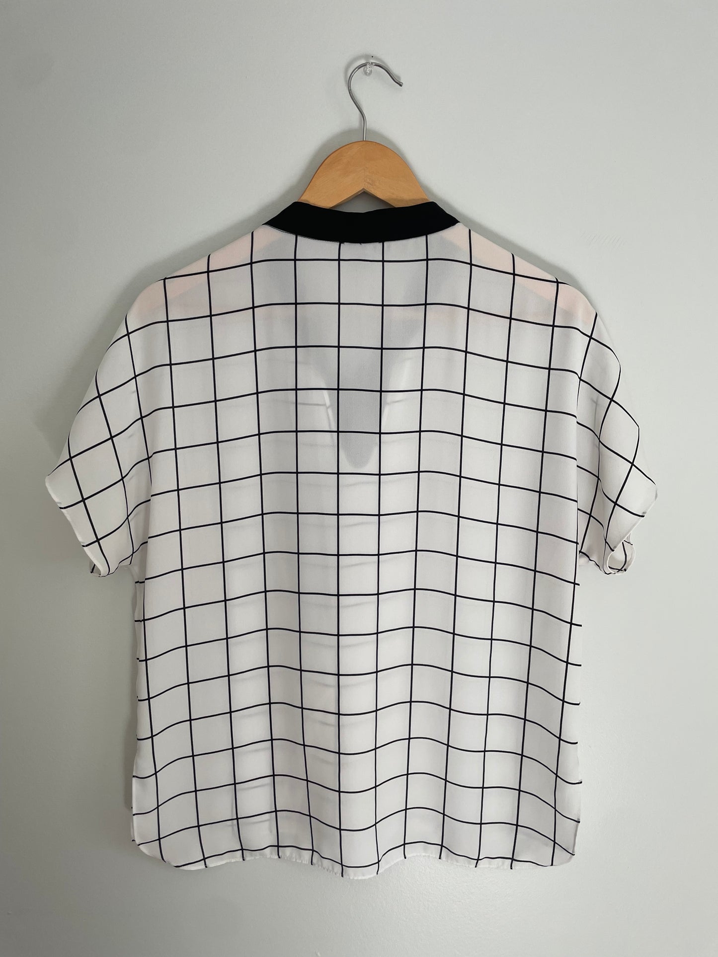 Vince Camuto White & Black Windowpane Tie-Neck Blouse – Medium