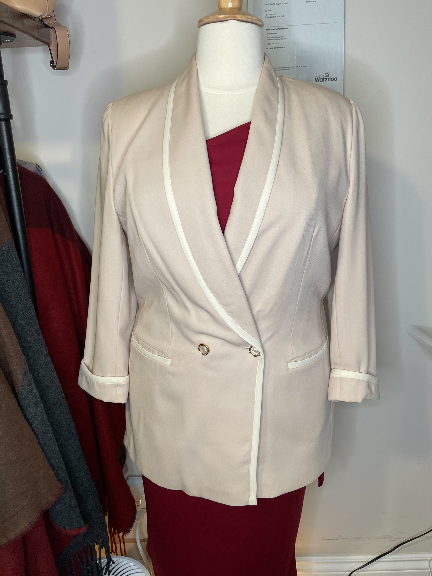 Vintage Peter Nygard 100% Wool Long Beige Blazer - Size 16