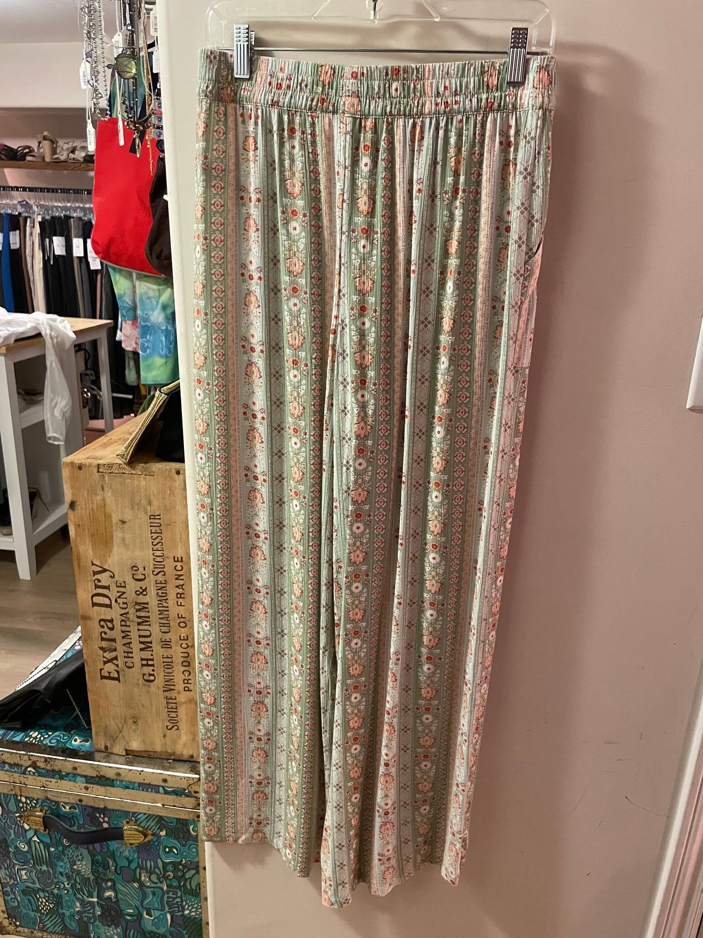 Wild Skye Mint & Peach Floral Wide-Leg Pants NWT – Size M