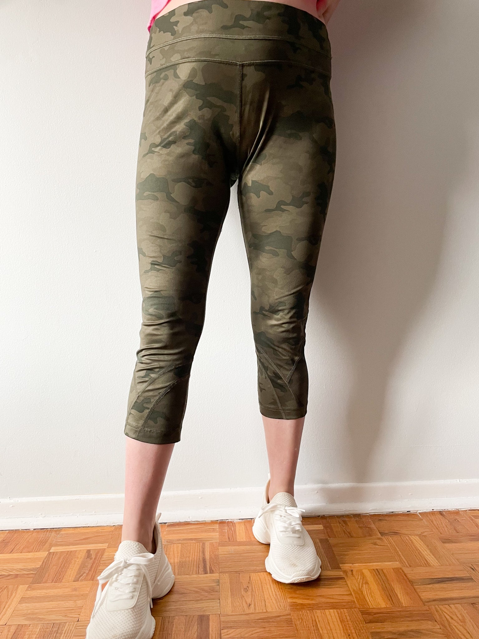 lululemon - lululemon size 6 US (10) cropped tights on Designer Wardrobe