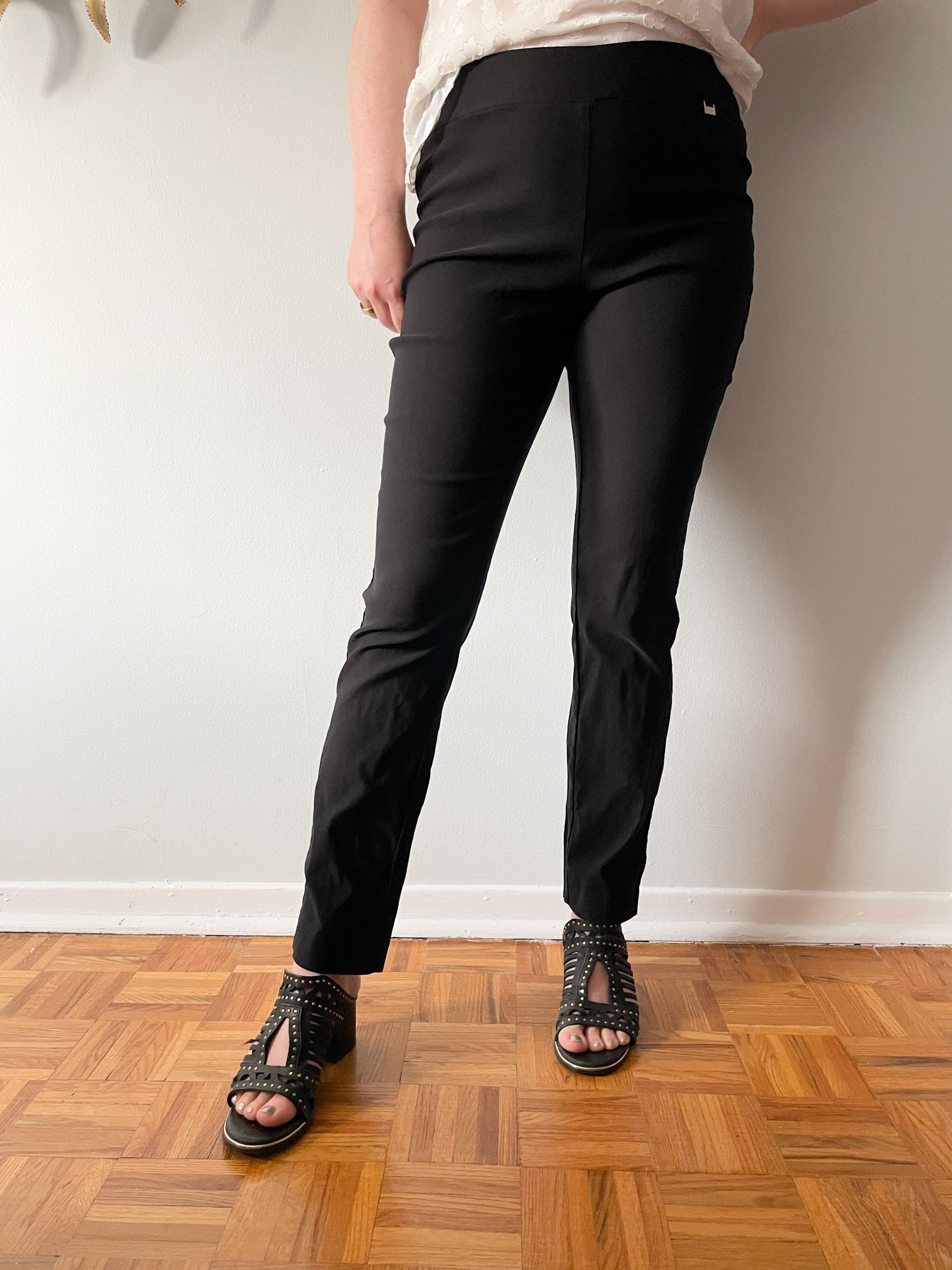 Anne Klein Black Pull On Straight Leg Pant - S/M – Le Prix Fashion