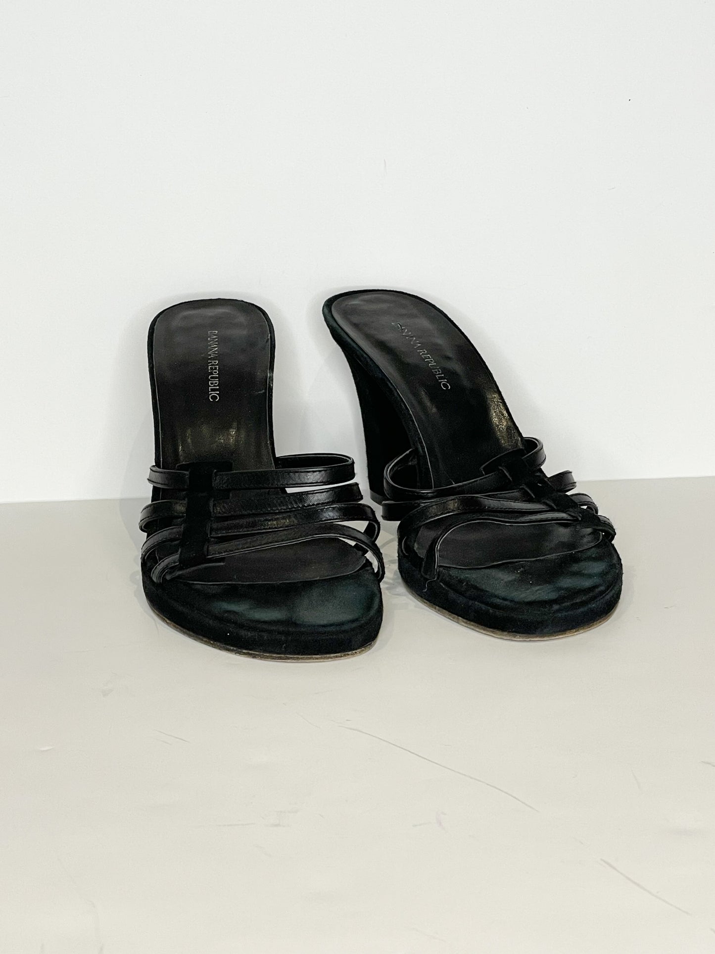 Banana Republic Black Genuine Suede Sandal Strappy Slide On 3.5" Heels - Size 7.5