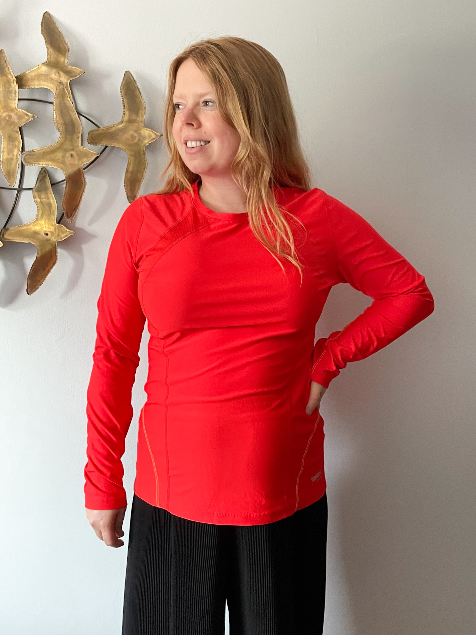 Running Room Red Fit Wear Long Sleeve Reflective Workout Top - Large – Le  Prix Fashion & Consulting