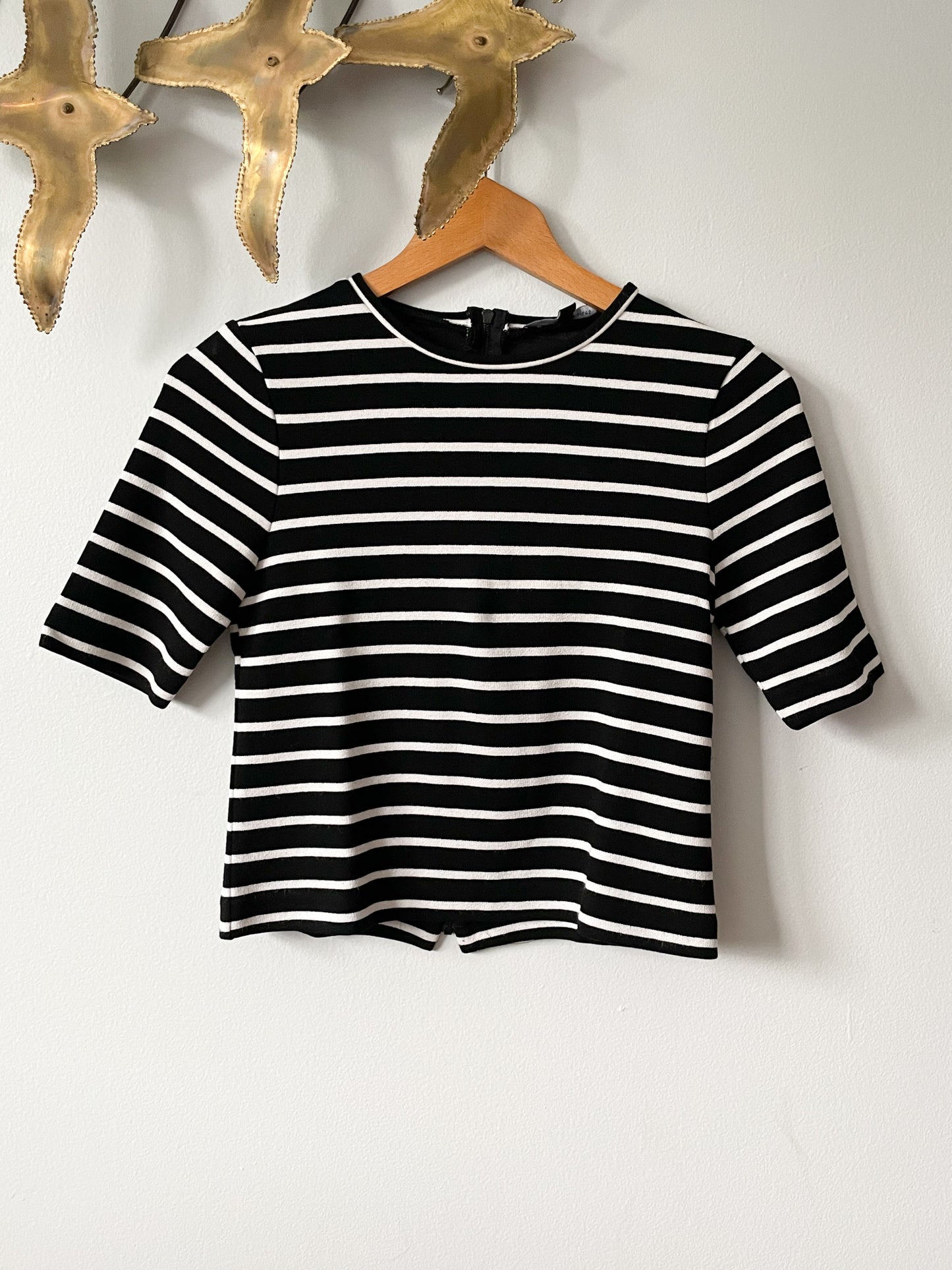 Judith & Charles Black Stripe Half Sleeve Cropped Knit Top - XS/S