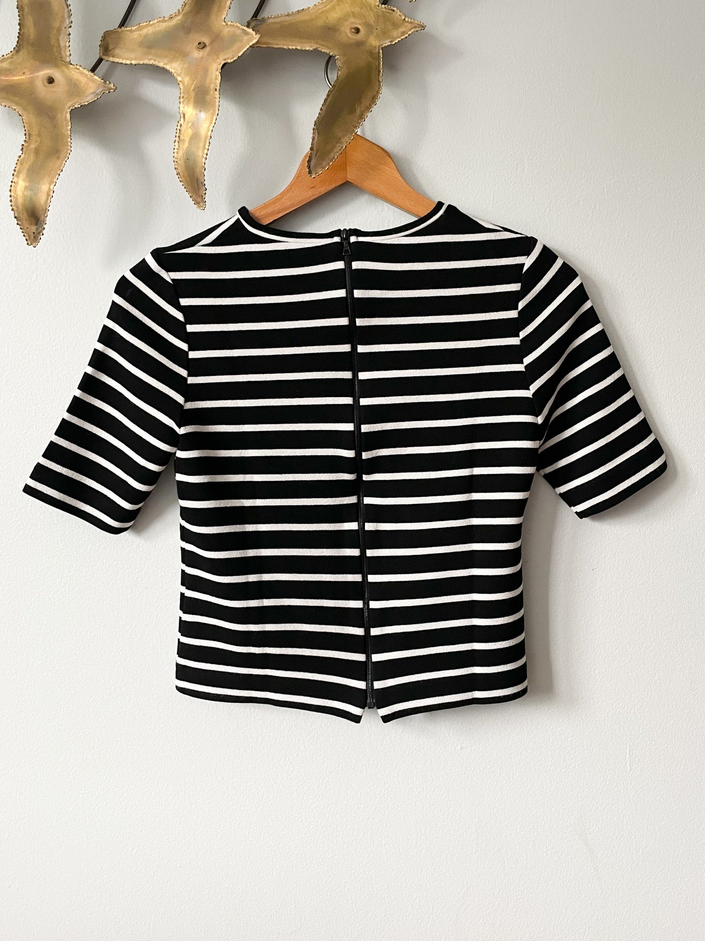 Judith & Charles Black Stripe Half Sleeve Cropped Knit Top - XS/S