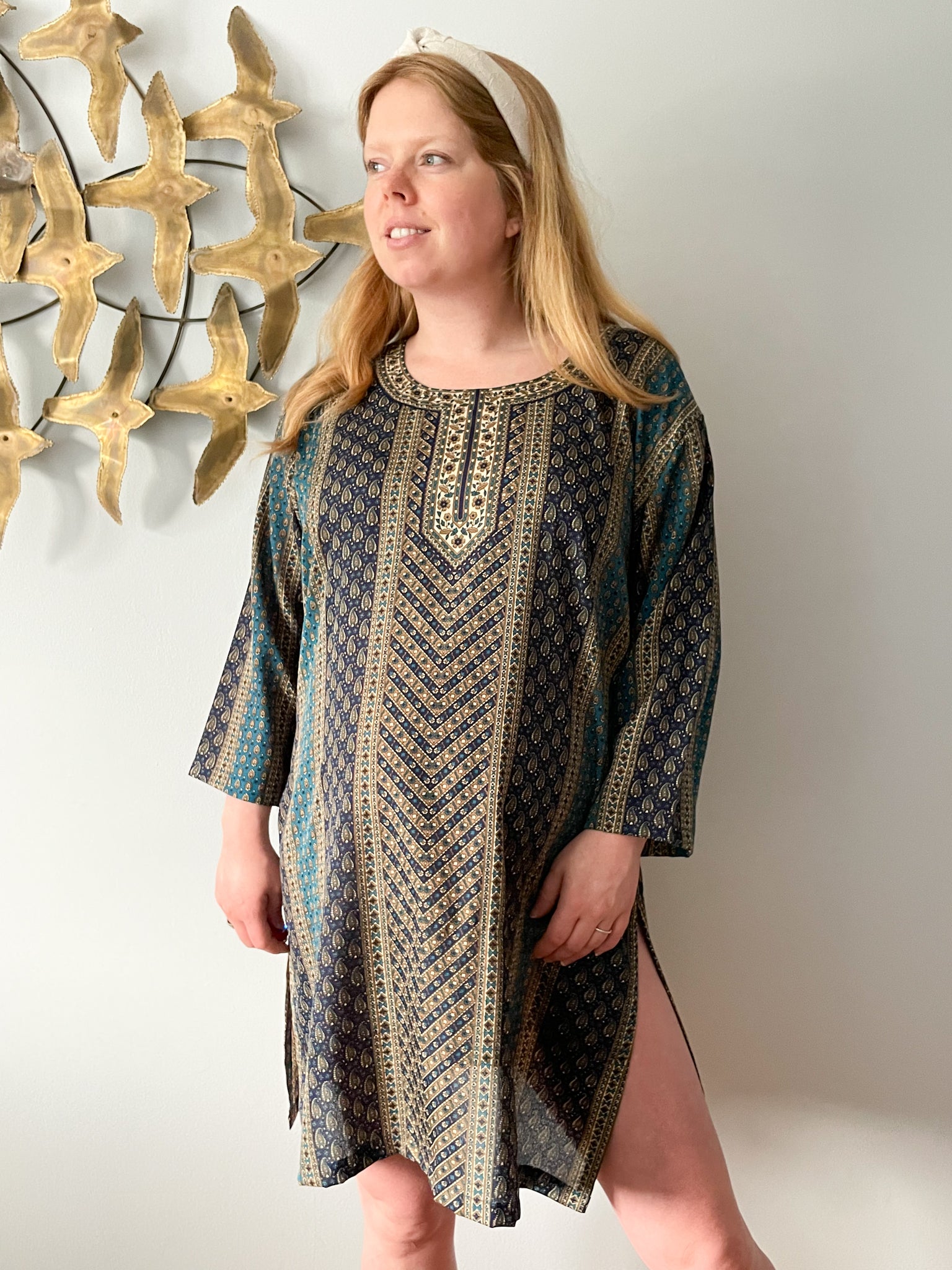 Blue Paisley Flowy Tunic Beach Cover Up - XL Le Prix Fashion & Consulting Blue Paisley Flowy Tunic Beach Cover Up - XL Le Prix Fashion & Consulting