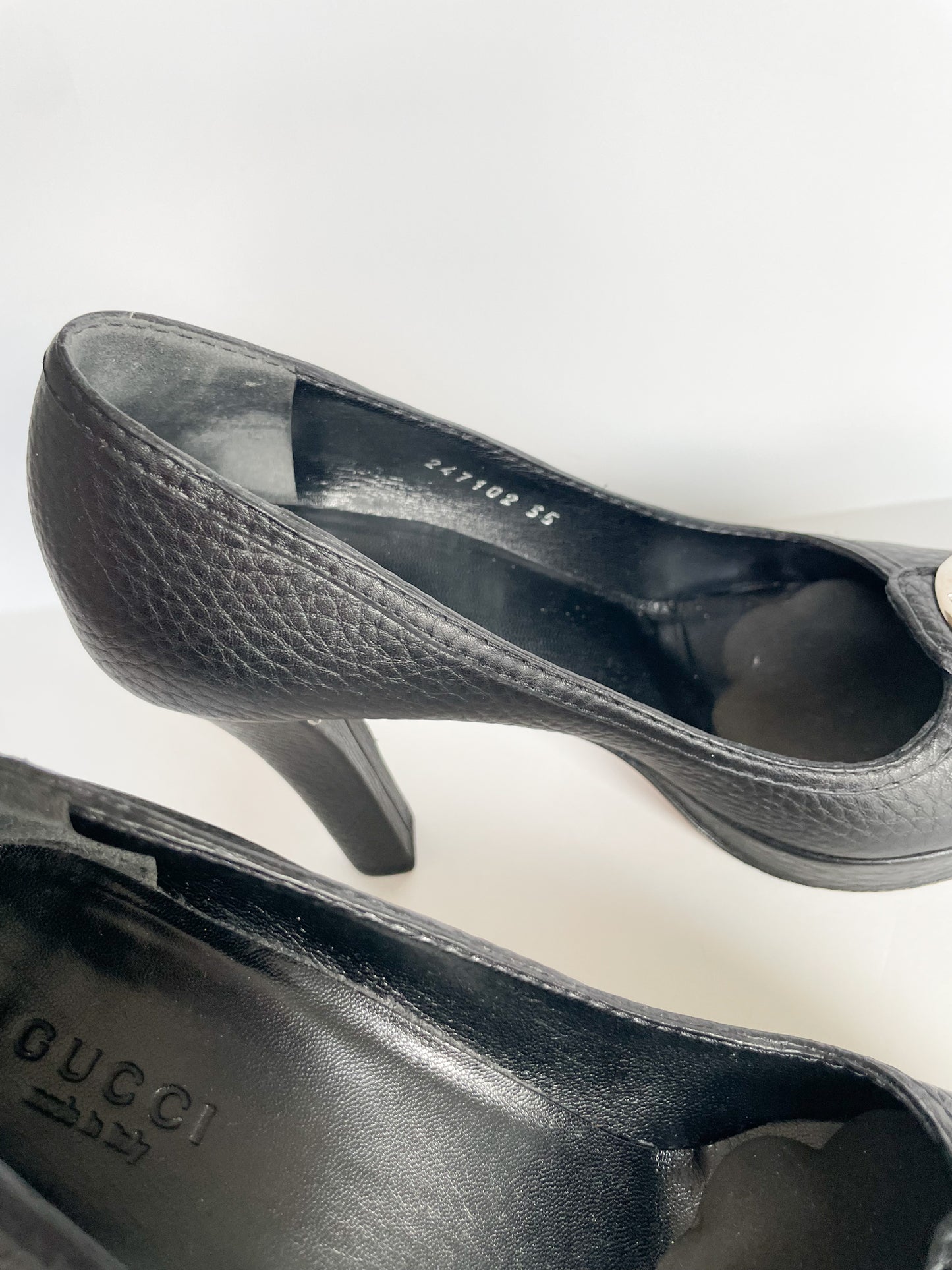 GUCCI Black Genuine Leather Silver Horsebit 3.75" Heels - Size 35