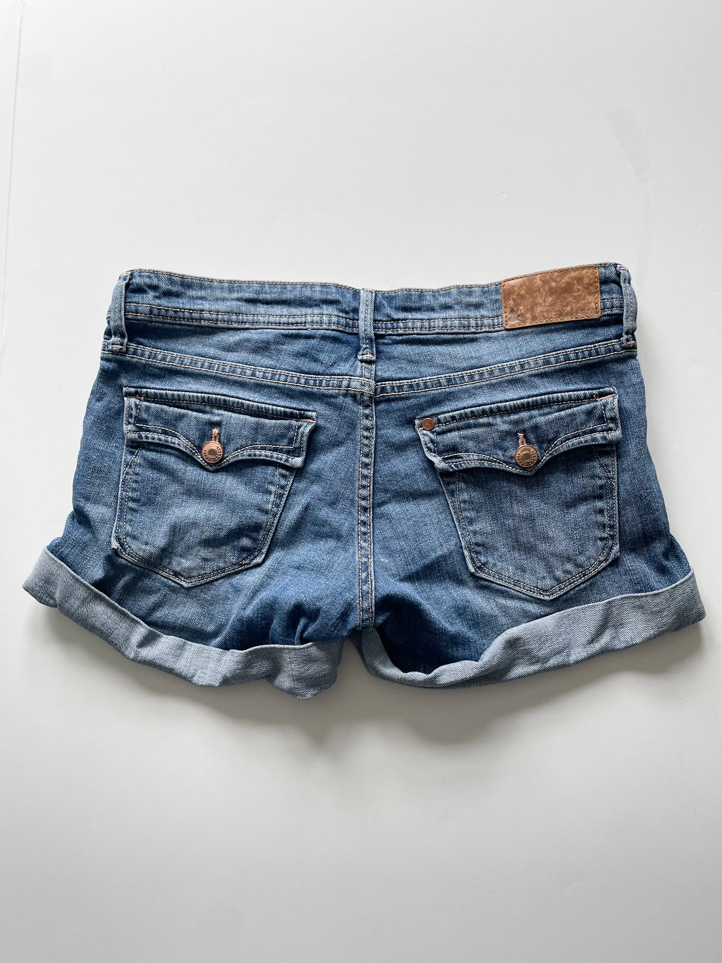 & Shorts Light Wash Cuffed Denim Low Rise 3" Shorts - Size 8