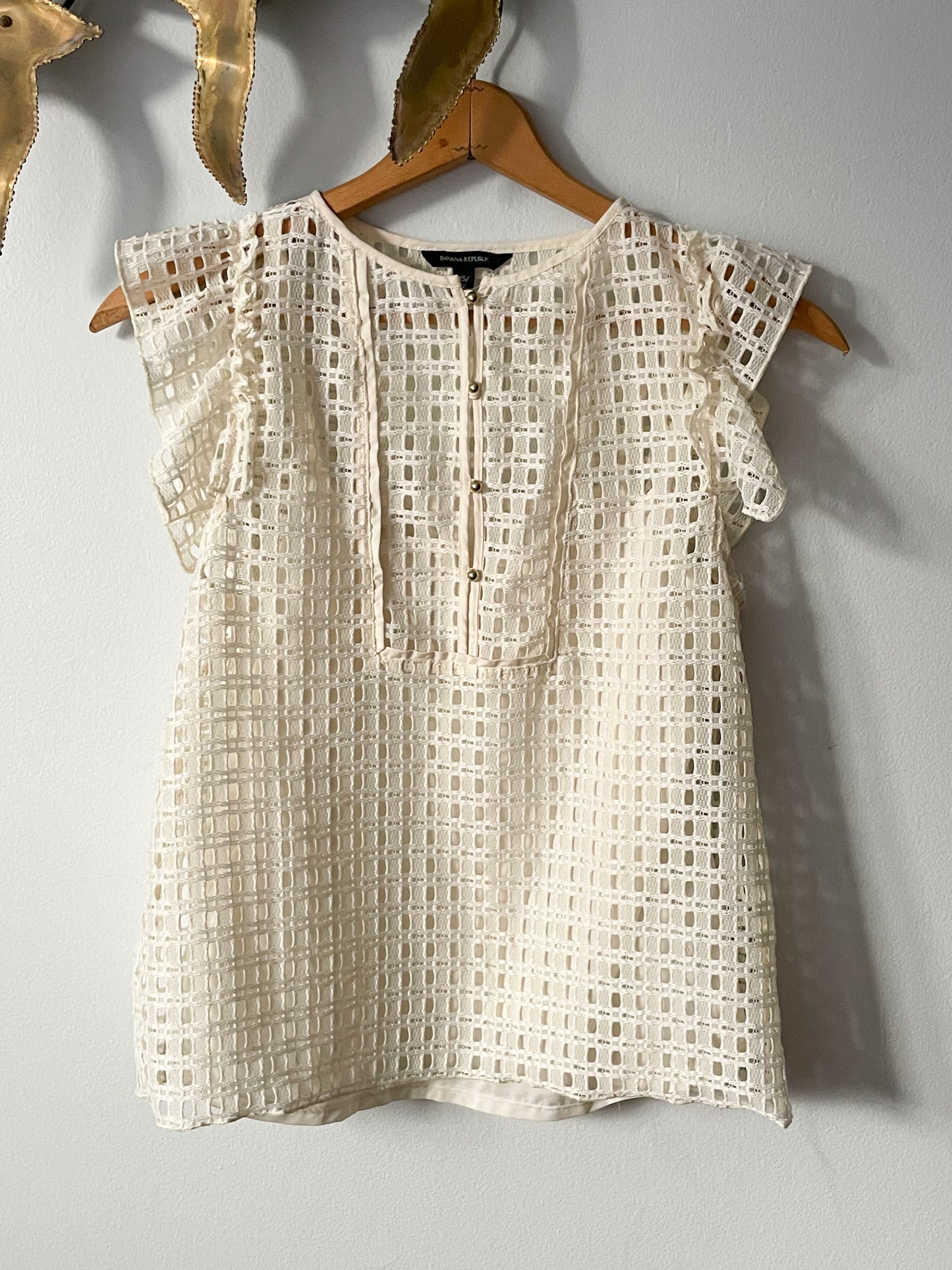 Banana Republic Cream Eyelet Lace Ruffle Sleeveless Top - XS