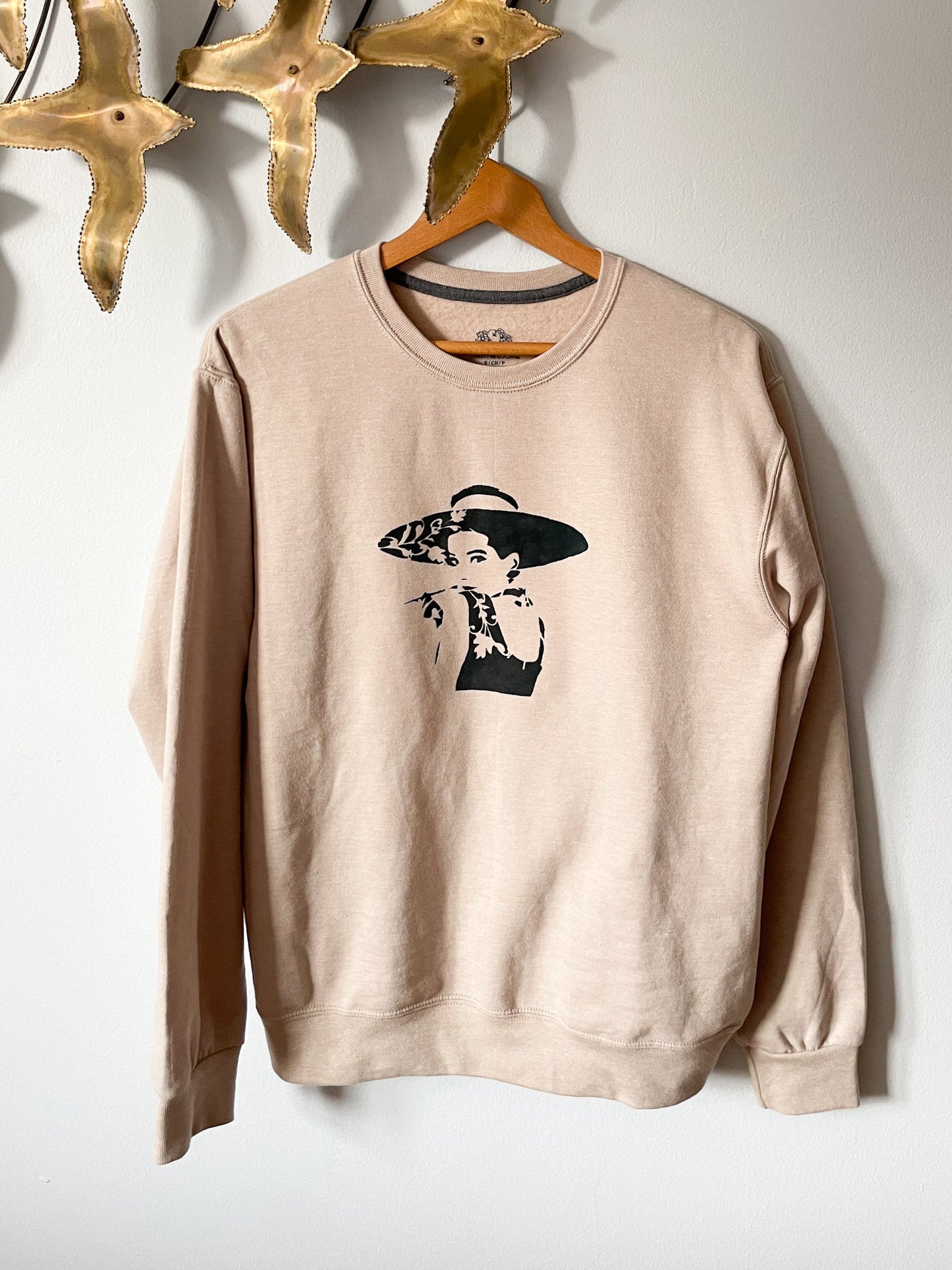 Upcycled Beige Graphic Audrey Hepburn Fleece Lined Crew Neck Sweater - S/M