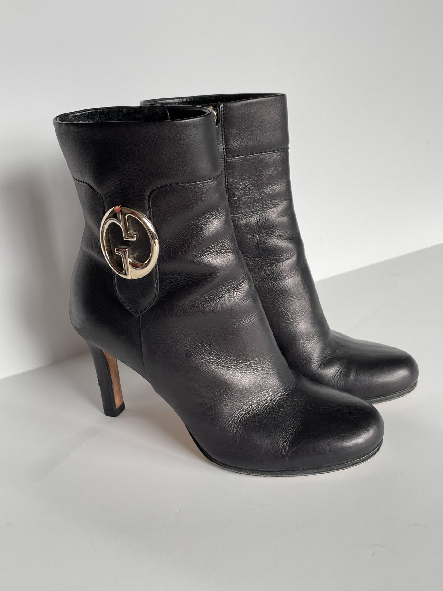 GUCCI Black Leather Ankle Boot Heel - Size 35