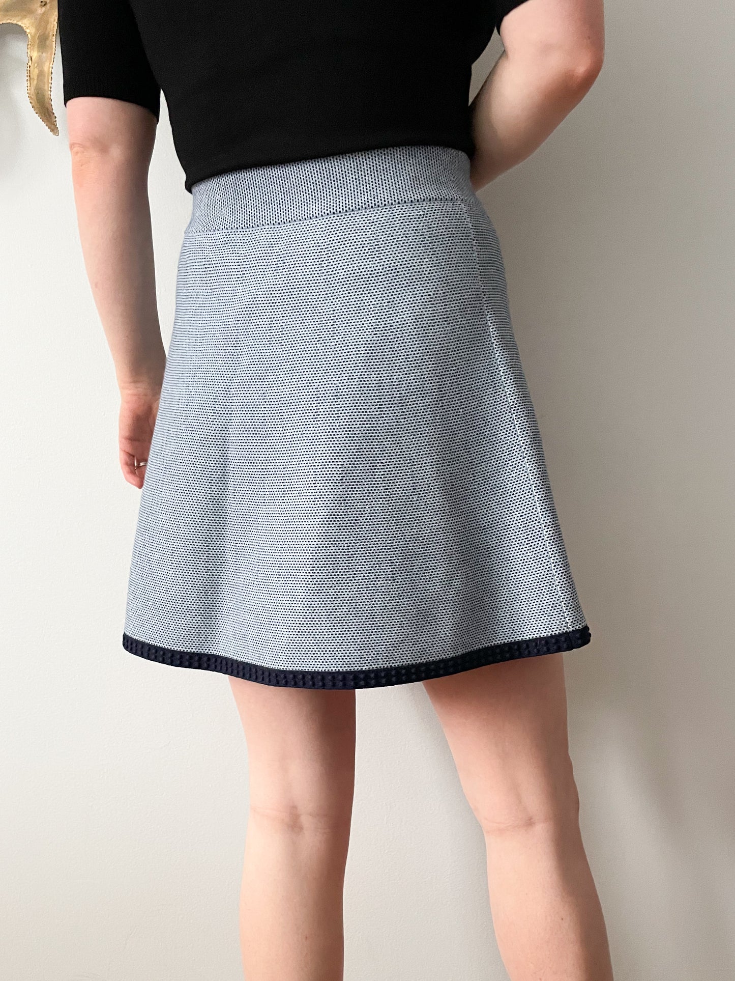 Club Monaco Blue Dotted Knit Fit Flare Skirt - Small