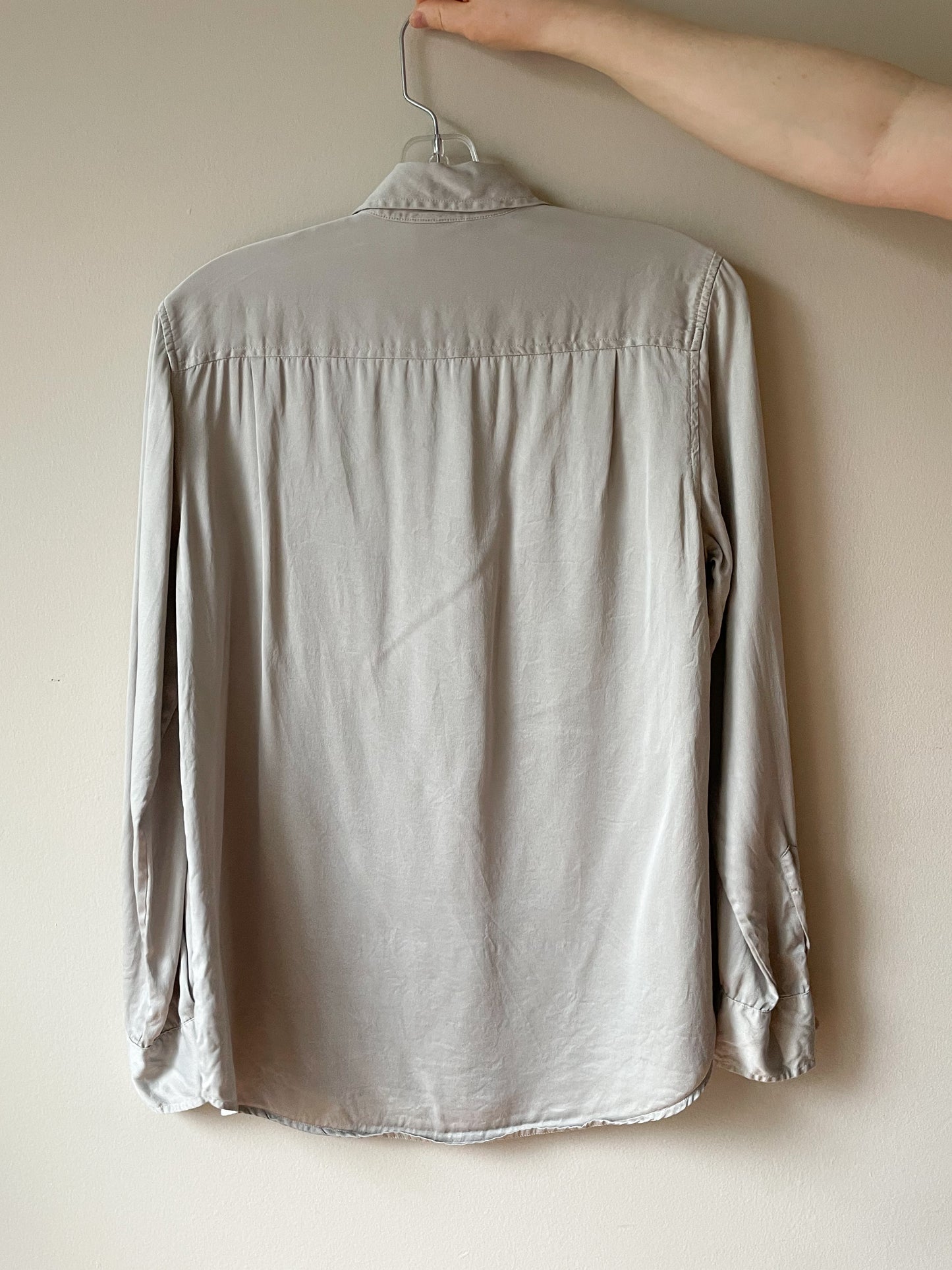 Vintage DKNY Grey 100% Silk Button Down Blouse - Size 8