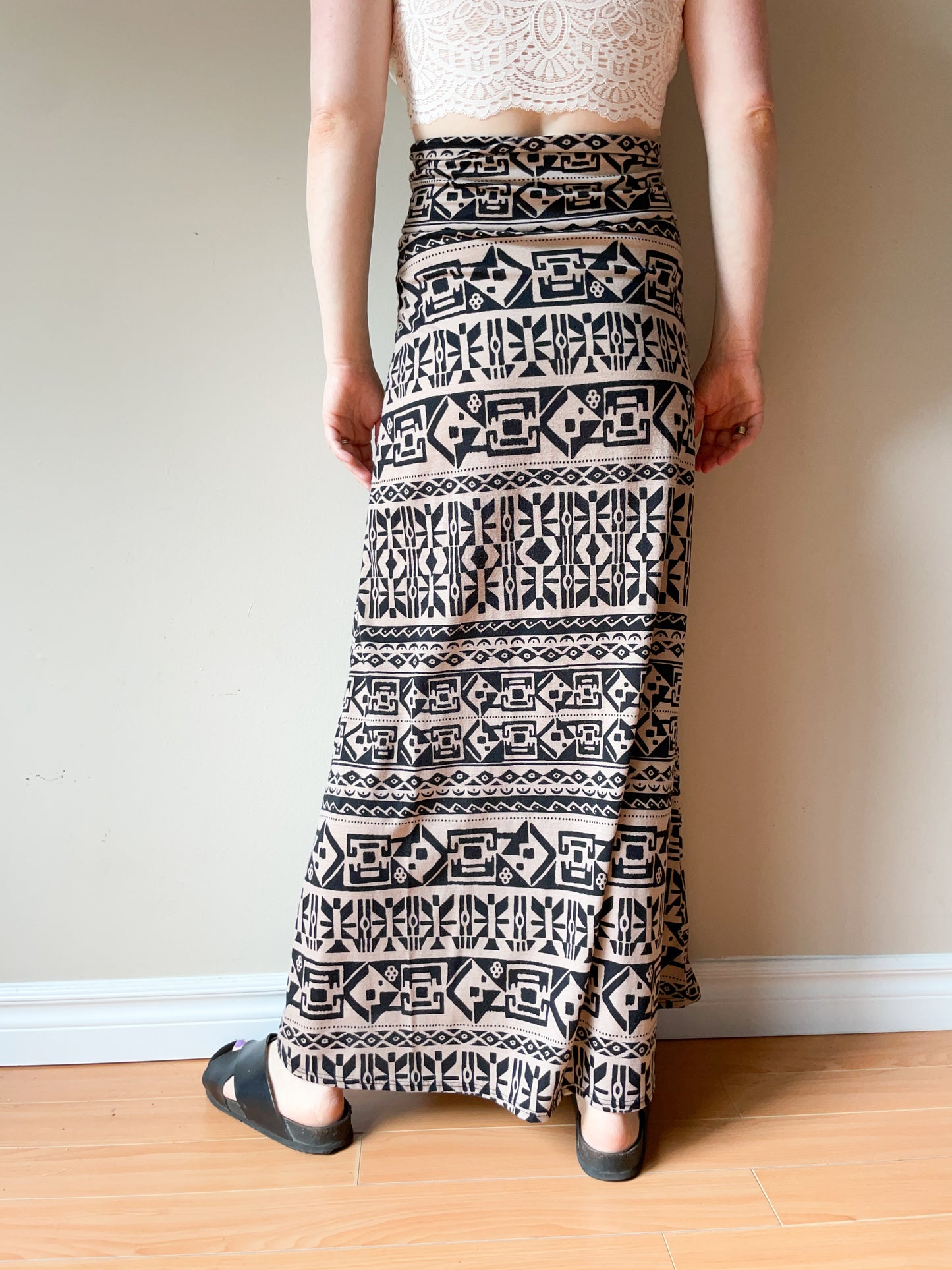 Promesa Camel Black Graphic Maxi Knit Skirt - S/M