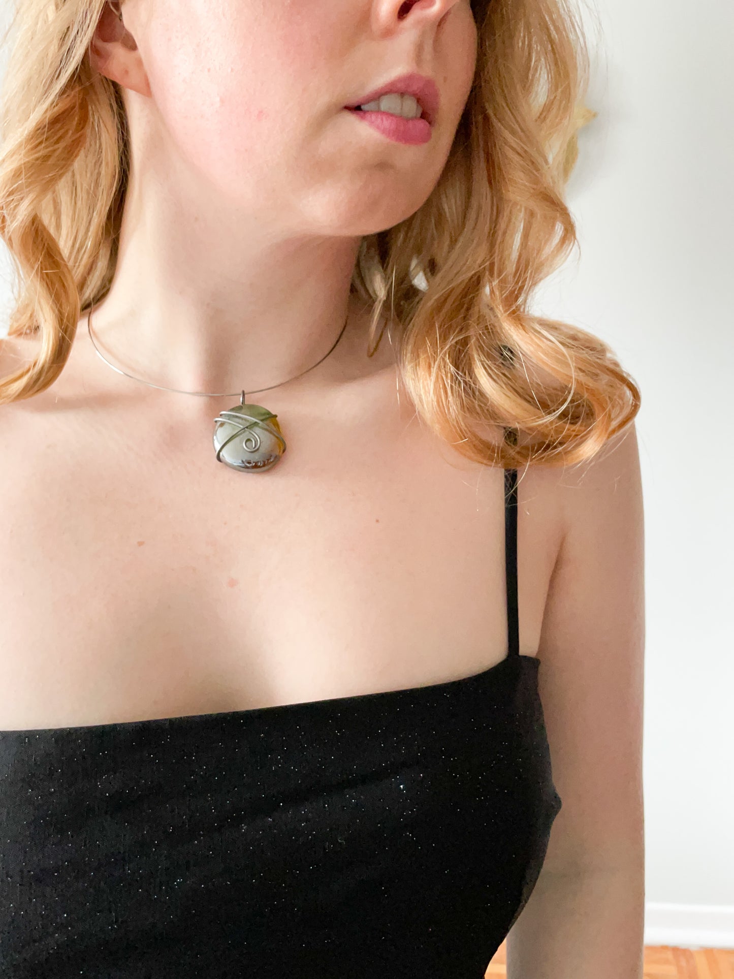 Silver Wire Iridescent Stone Choker Necklace