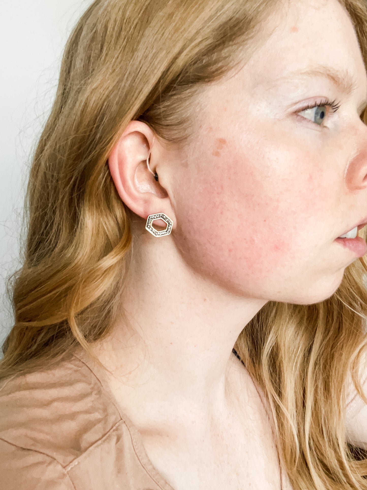 Gold Black Pebbled Octagon Cutout Stud Earrigs