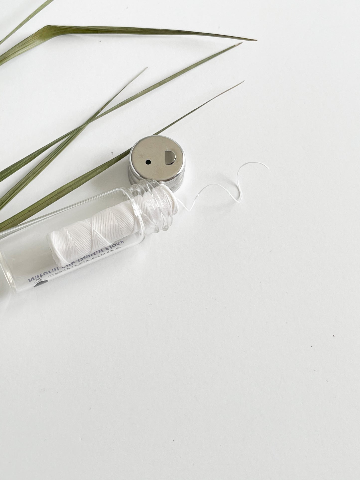 Natural Silk Dental Floss & Reusable Glass Jar - Biodegradable