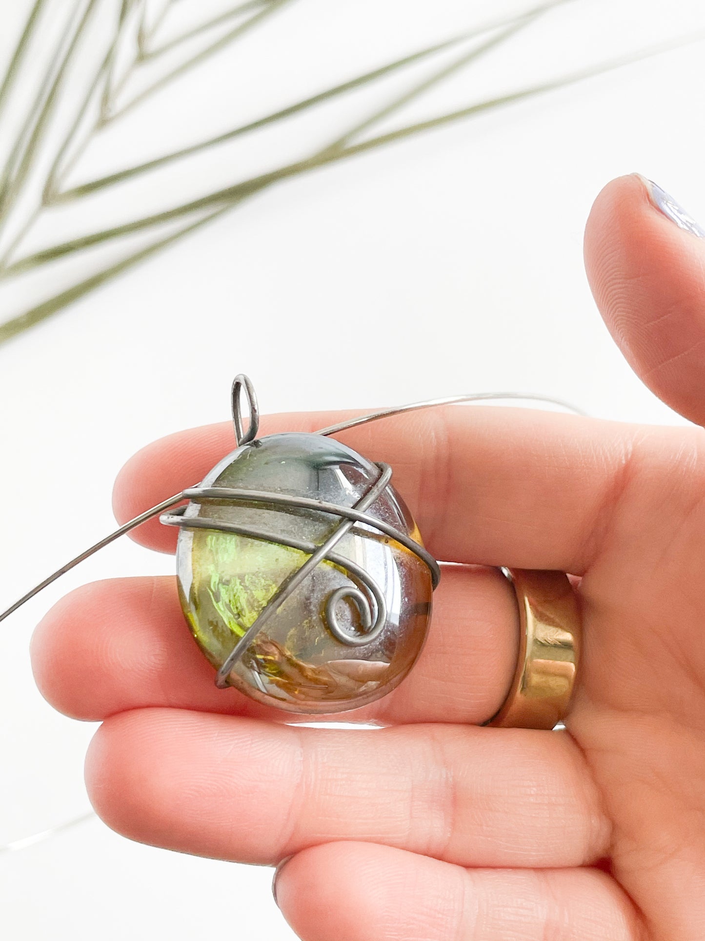 Silver Wire Iridescent Stone Choker Necklace