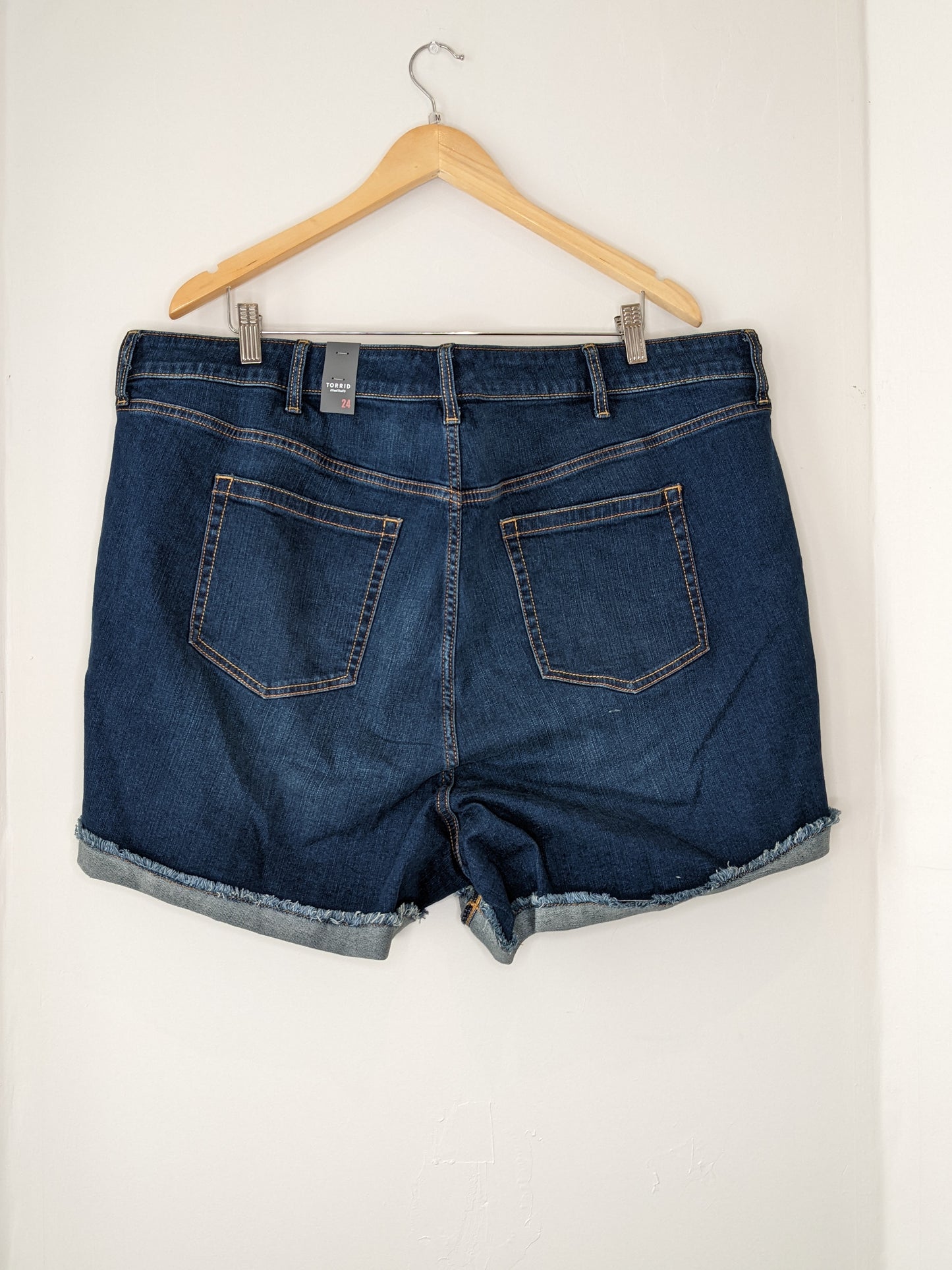 Torrid High Rise Midi Short Stretch Dark Wash - 3X / Size 24